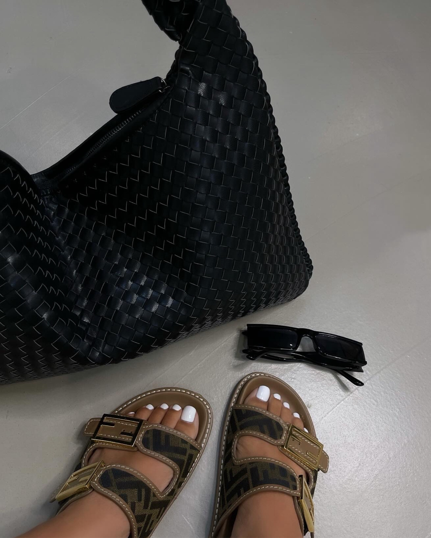 🖤🖤🖤

#LTKfindsunder50 #LTKshoecrush #LTKitbag