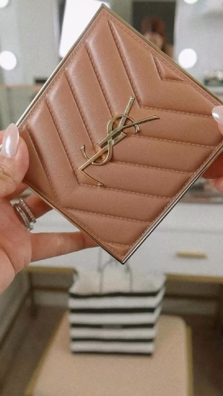 Unboxing my Sephora haul… all things YSL ✨

Safe to say I’m officially obsessed—everything is giving luxury, glow, and that effortless “put together” look 💄

If you love that soft glam, expensive energy… you’re going to want every single one of these.

Linked on my LTK 🤎 @yslbeauty @sephora 

#yslbeauty #sephorahaul #luxurybeauty #makeuphaul #unboxing

#LTKgrwm #LTKvlog #LTKBeauty