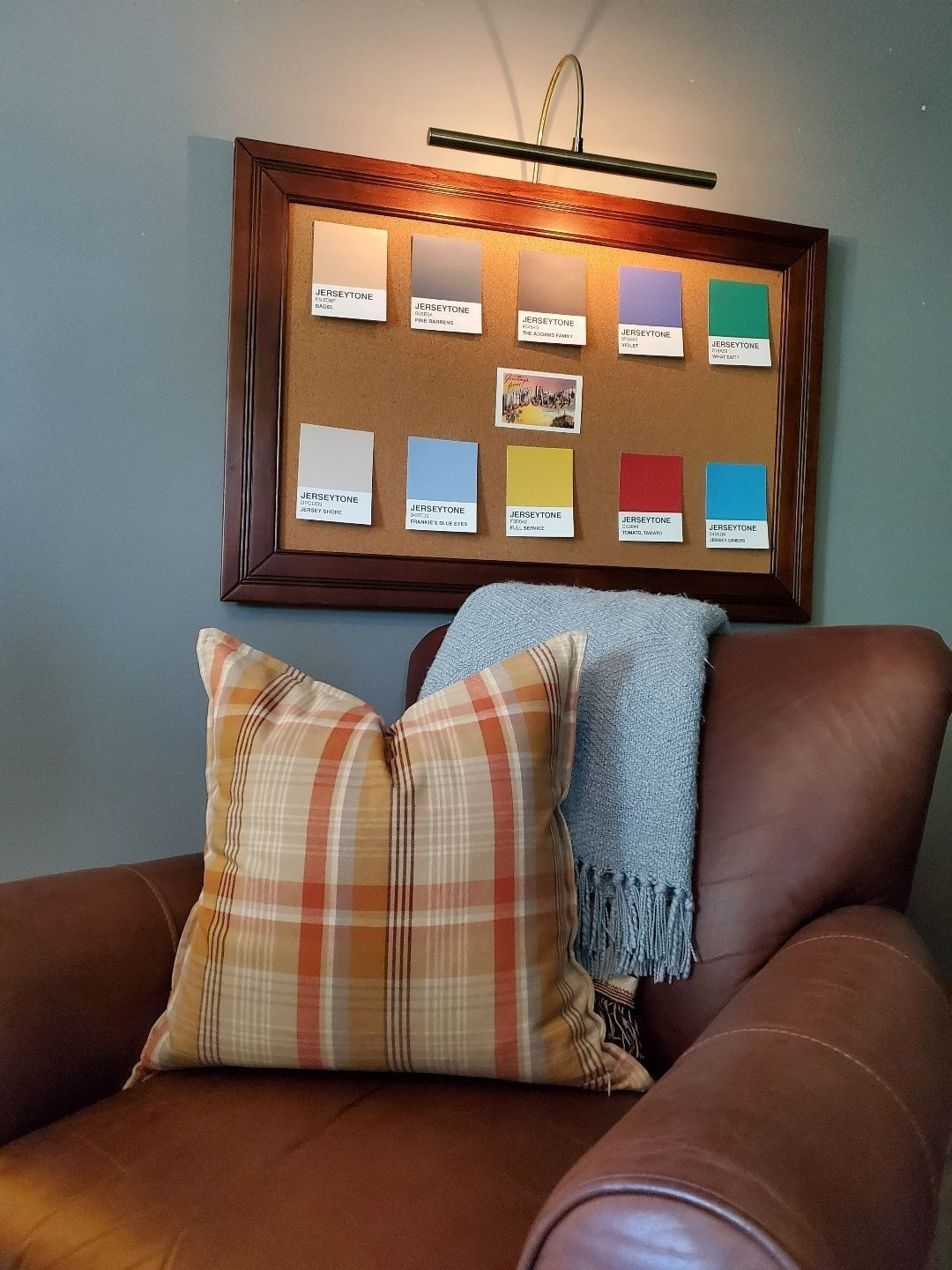 Ordinary pin board turns galleryLove an art light and an unexpected pieceAlso bulletin boards or pin boards are great for a teens bedroom they can create a space all of their own and it keeps clutter together allows them to have an individual expression without ruining a design concept 😂

#LTKdayinmylife #LTKstorytime #LTKHome