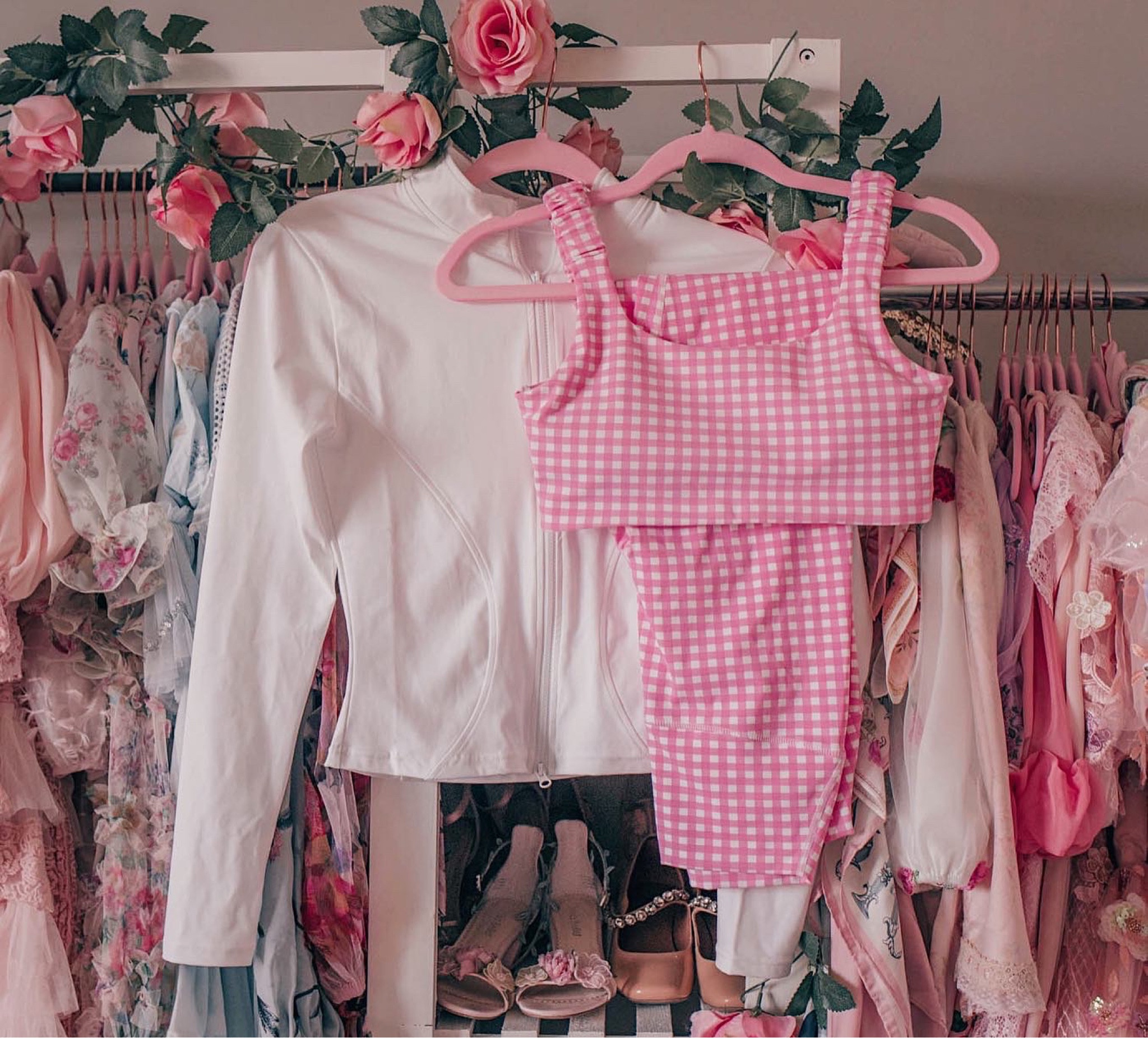 Pink activewear - go up one size 

#LTKActive #LTKfitness #LTKstyletip