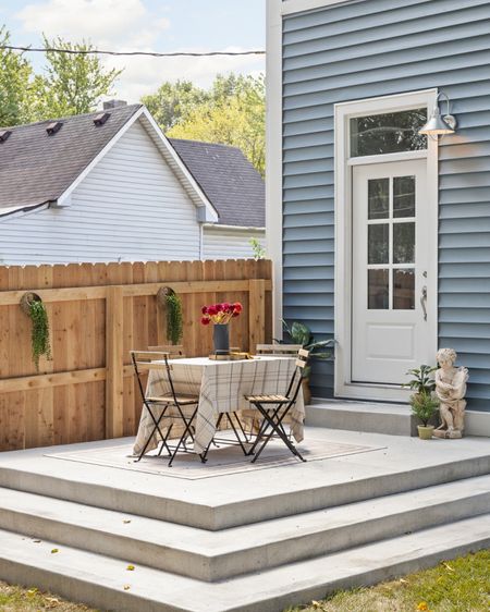 A perfect little back patio.

#LTKhome