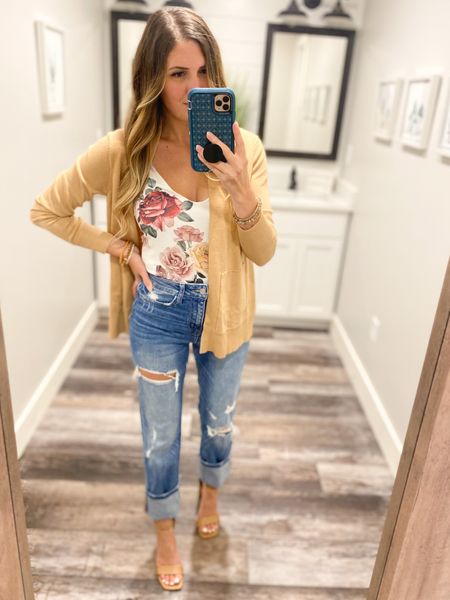 💛 Fall 💛

This cardigan is currently on deal. Plus, get more off with the clickable coupon! 

#LTKstyletip #LTKSeasonal #LTKunder50