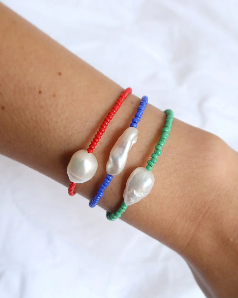 mya seed bead pearl bracelet (red)

                      -

                      $54 | Cupcakes and Cashmere