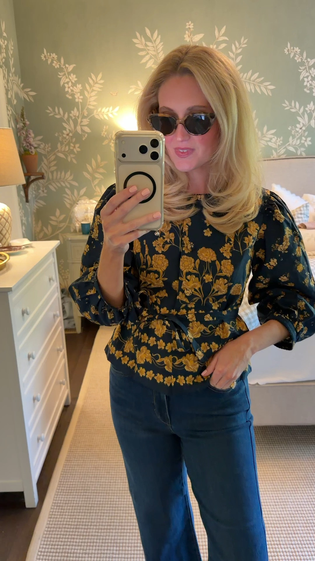 Fall top that checks all the boxes! I’m wearing my normal size. @shopavara