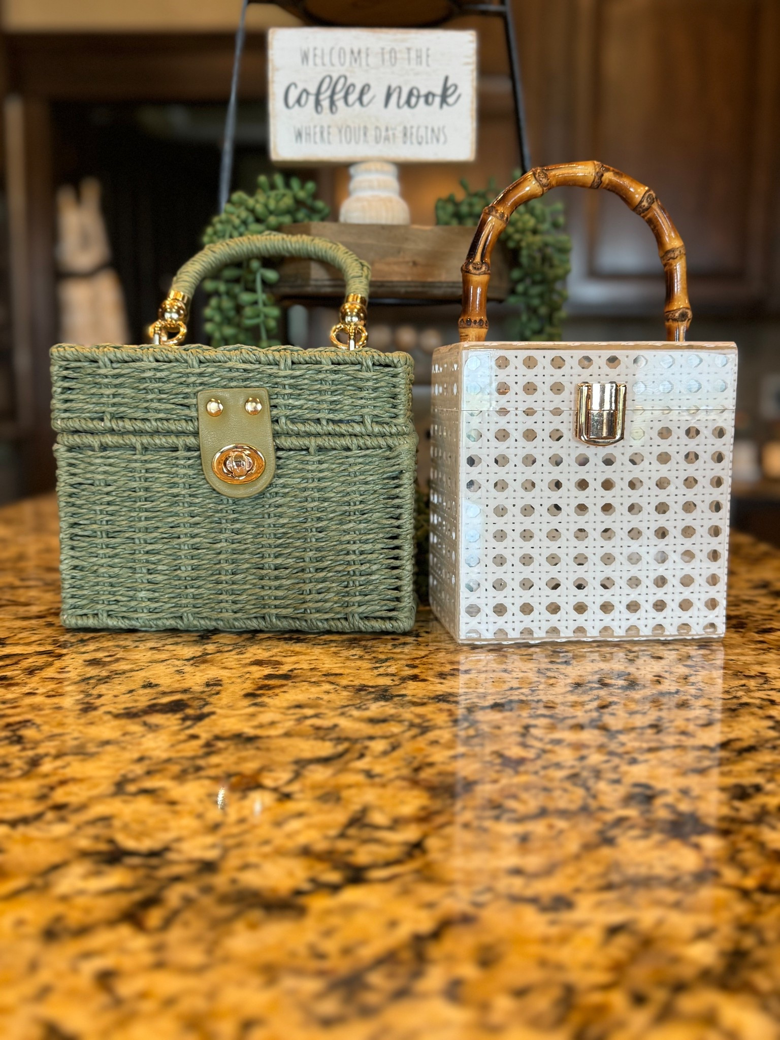 Spring/ Summer Purses I’m loving 🤩

Spring Purses// Summer Purses// Purses// Amazon // Amazon Purses // Mother’s Day Gifts//

#LTKTravel #LTKMothersDay #LTKWorkwear