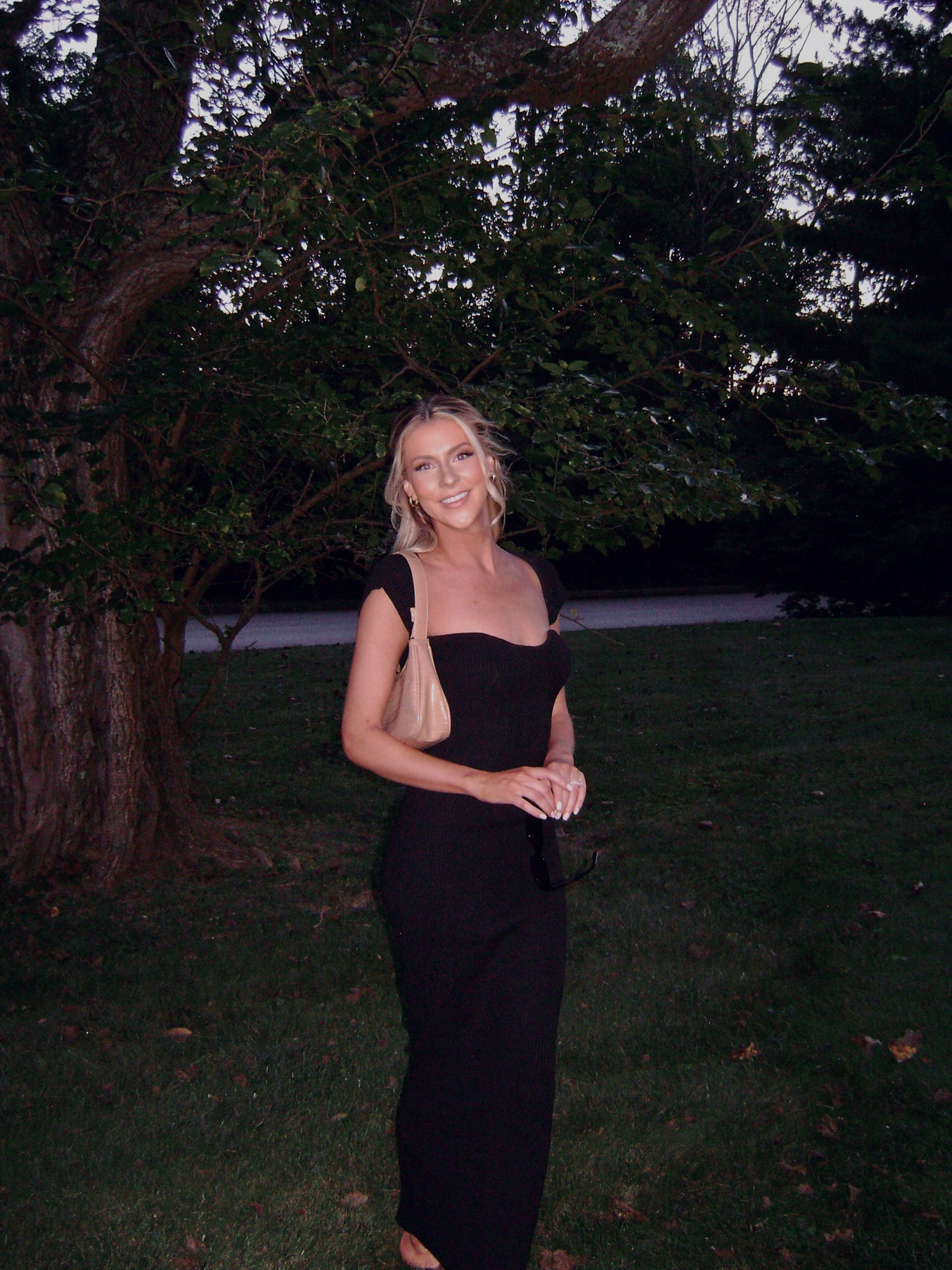 Sweater dress, fall dresses, outfits for fall, fall fits, summer to fall outfits, summer to fall dress, sweetheart sweater dress, black sweater dress, short sleeve maxi sweater dress 🖤

#LTKfindsunder50 #LTKworkwear #LTKSeasonal