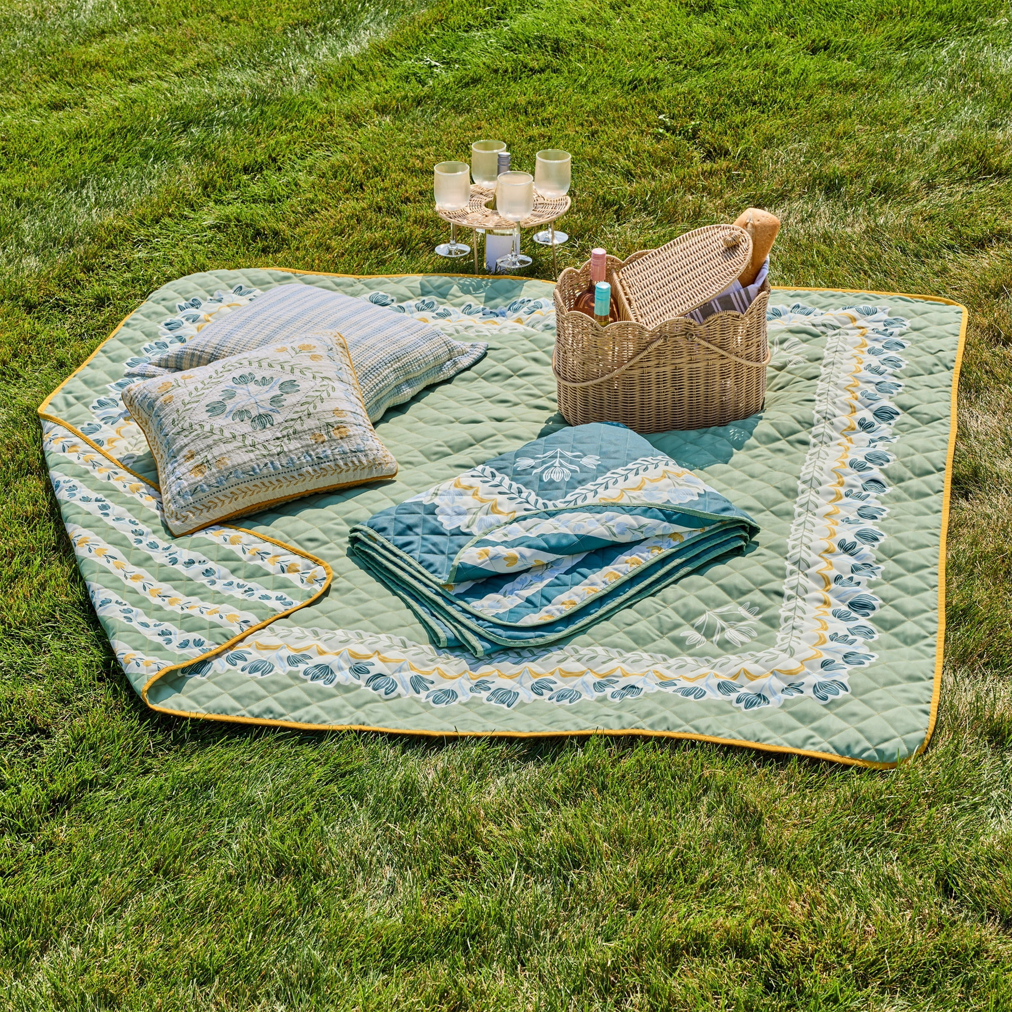 Better Homes & Gardens Sylvia Misty Mint Reversible Floral Outdoor Blanket 72" x 72" | Walmart (US)