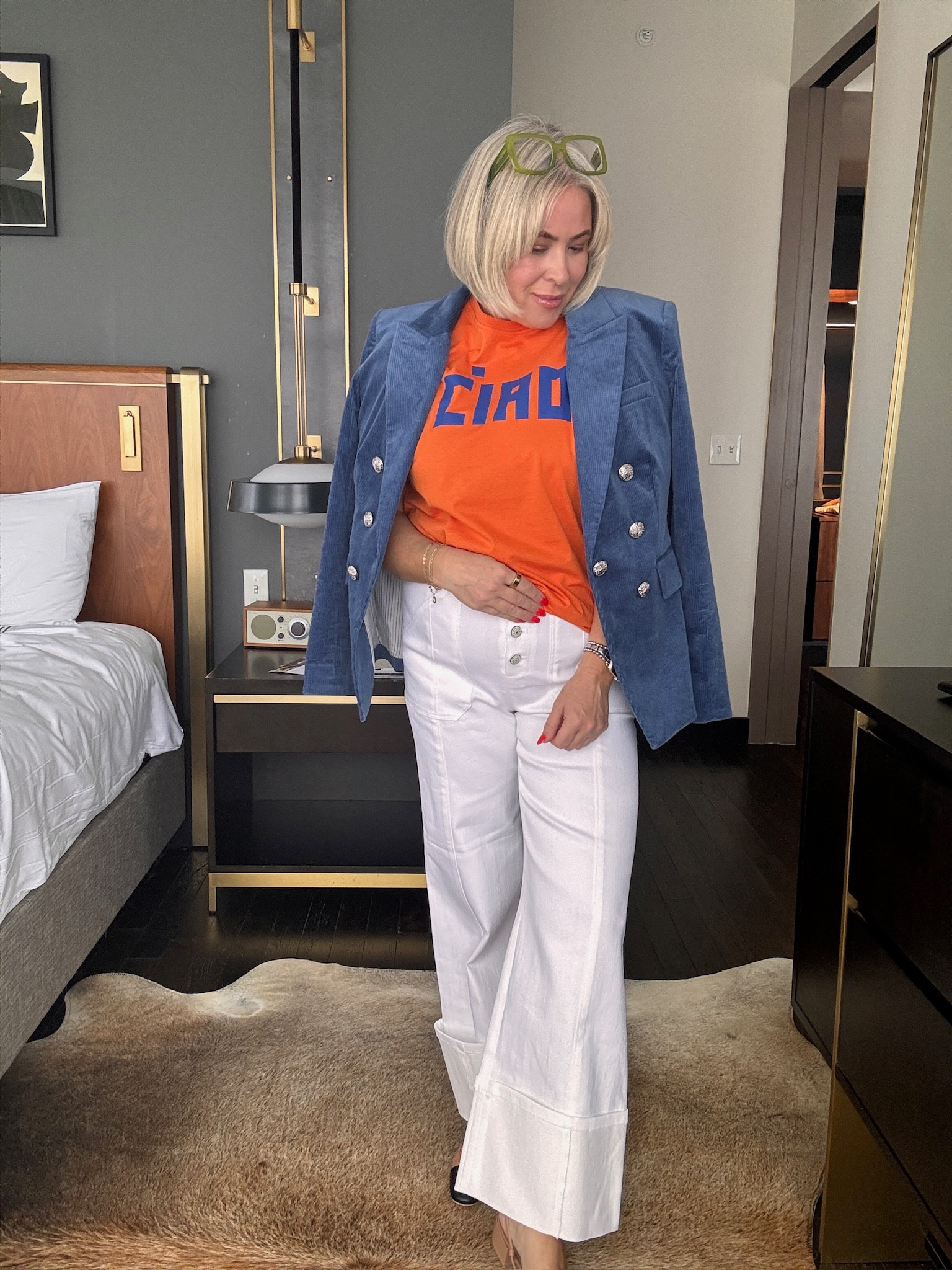 A look from LTK Con! Love to dress up a graphic tee! 