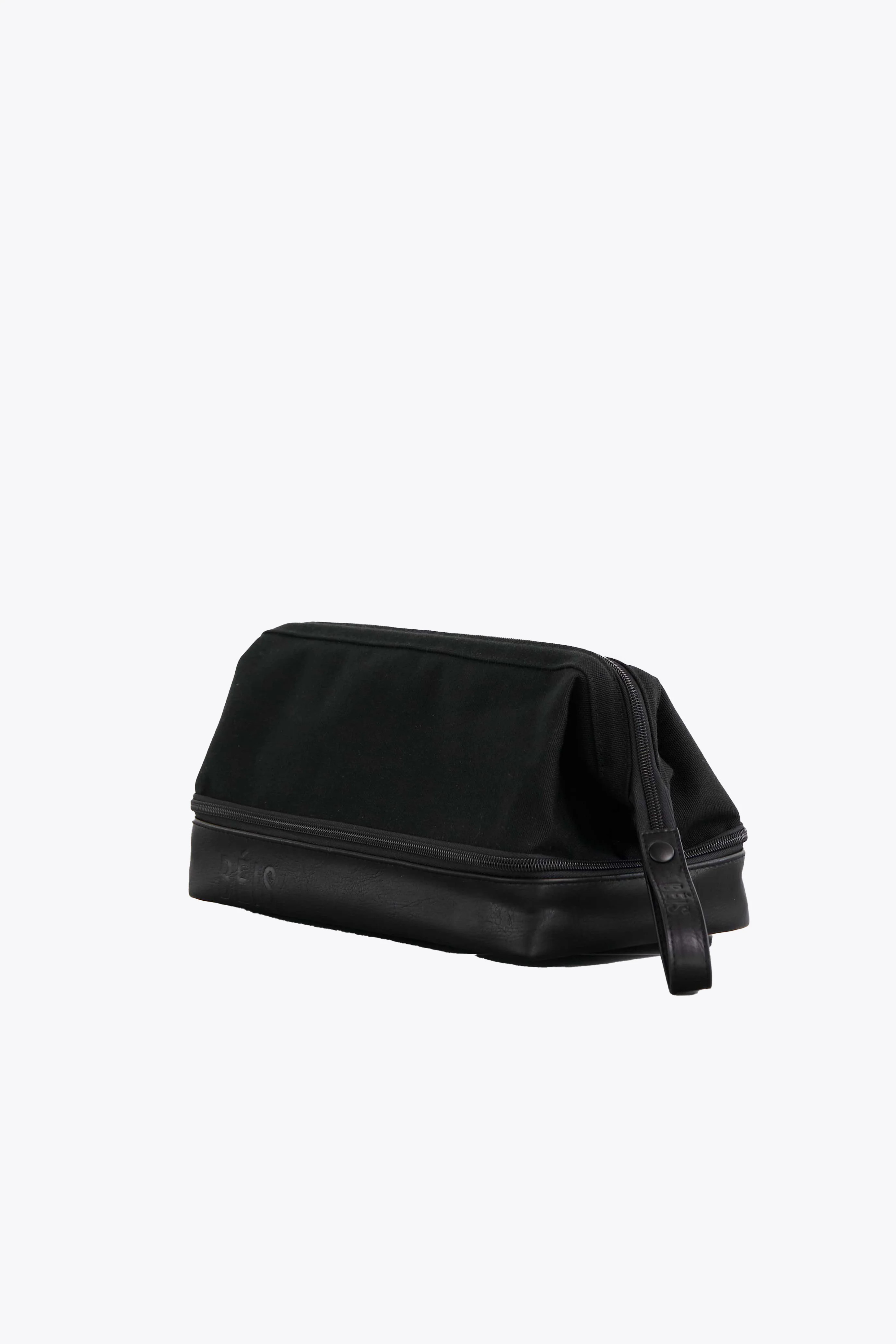 BÉIS 'The Dopp Kit' in Black - Travel Dopp Kit For Toiletries | BEIS