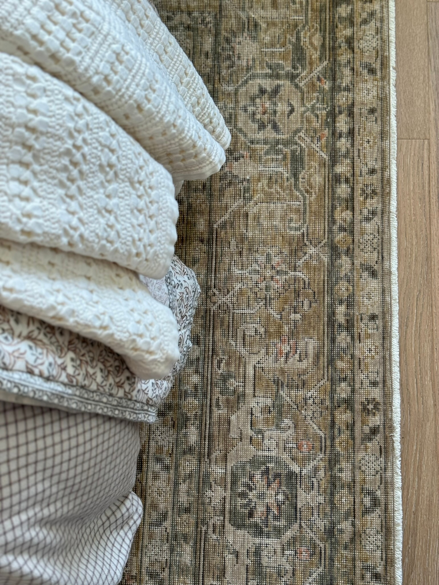The colors on this rug are such a great neutral and will work in so many different rooms, one of my favorites!

home decor, rugs, vintage rugs, loloi rugs 

 #LTKHome