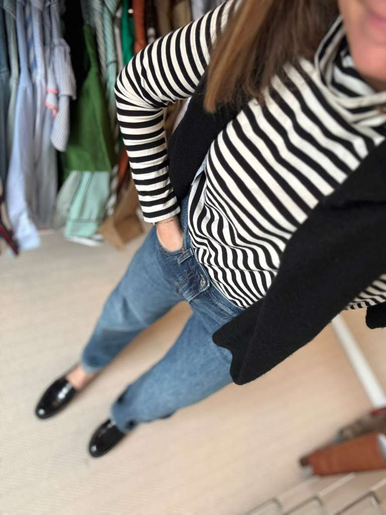 Stripes and denim keeping things effortless and fun today. These jeans add instant cool to my everyday style. 😎👖✨ #OOTD #DenimStyle #CasualChic #FashionInspo #Stripes #JeansLove #OutfitIdeas #StreetStyle #EverydayStyle #WardrobeBasics 

 #LTKootd #LTKSeasonal