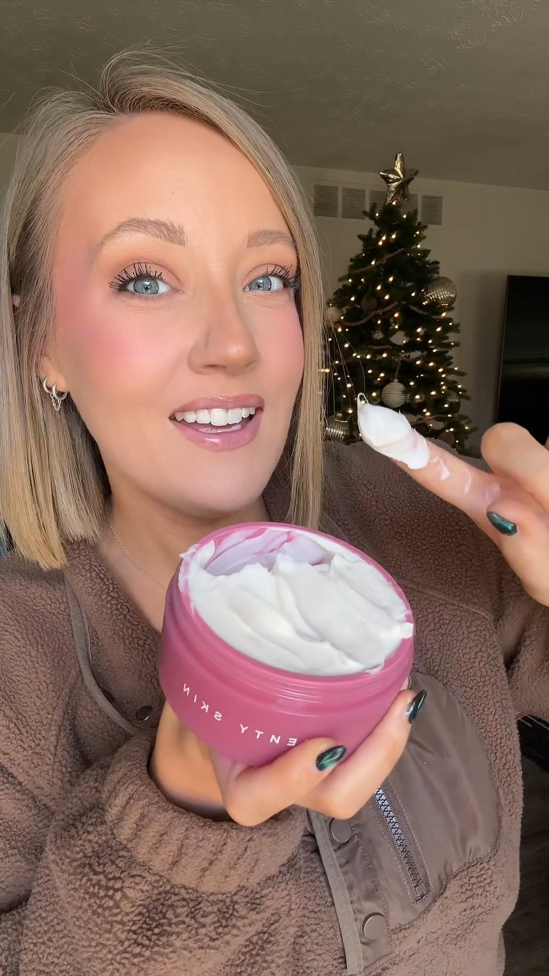 Fenty Beauty just dropped a brand NEW limited edition scent in their butta drop: Vanilla Dreams 🍦 // XO

Fenty skin, body lotion, body cream

#LTKHoliday #LTKCyberWeek #LTKBeauty