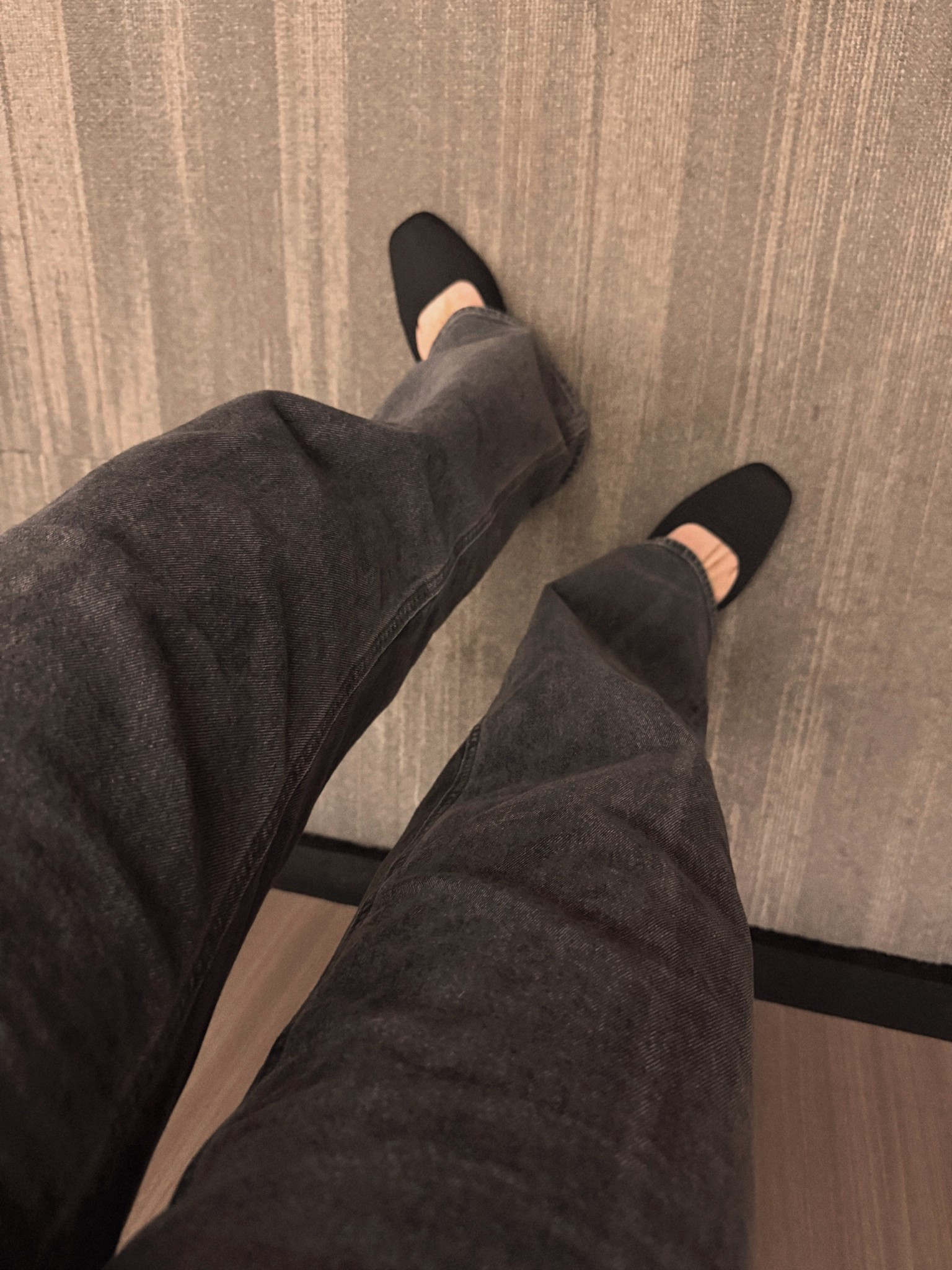 a moment for the ✨office girlies✨

these are the first dress shoes I’ve ever had that are actually comfy lol, like I wore them from 9 am-7 pm today for our big quarterly gathering and my feet feel amazing

less than $50 tooooo🤌🏼🤌🏼

#LTKFindsUnder50 #LTKootd #LTKWorkwear