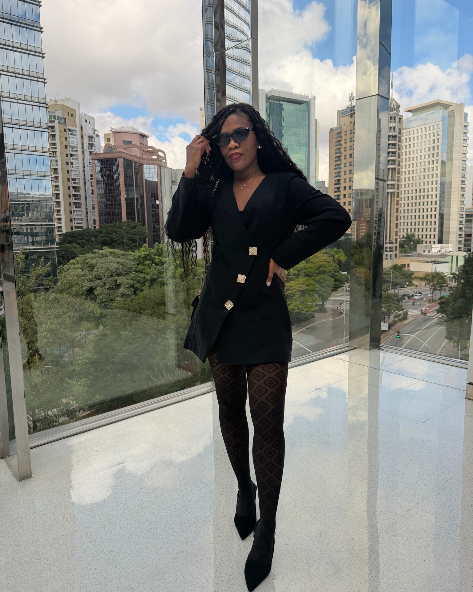 Esse vestido é uma peça coringa no outono/inverno. Parece Blazer mas é vestido.

#LTKdicadeestilo
