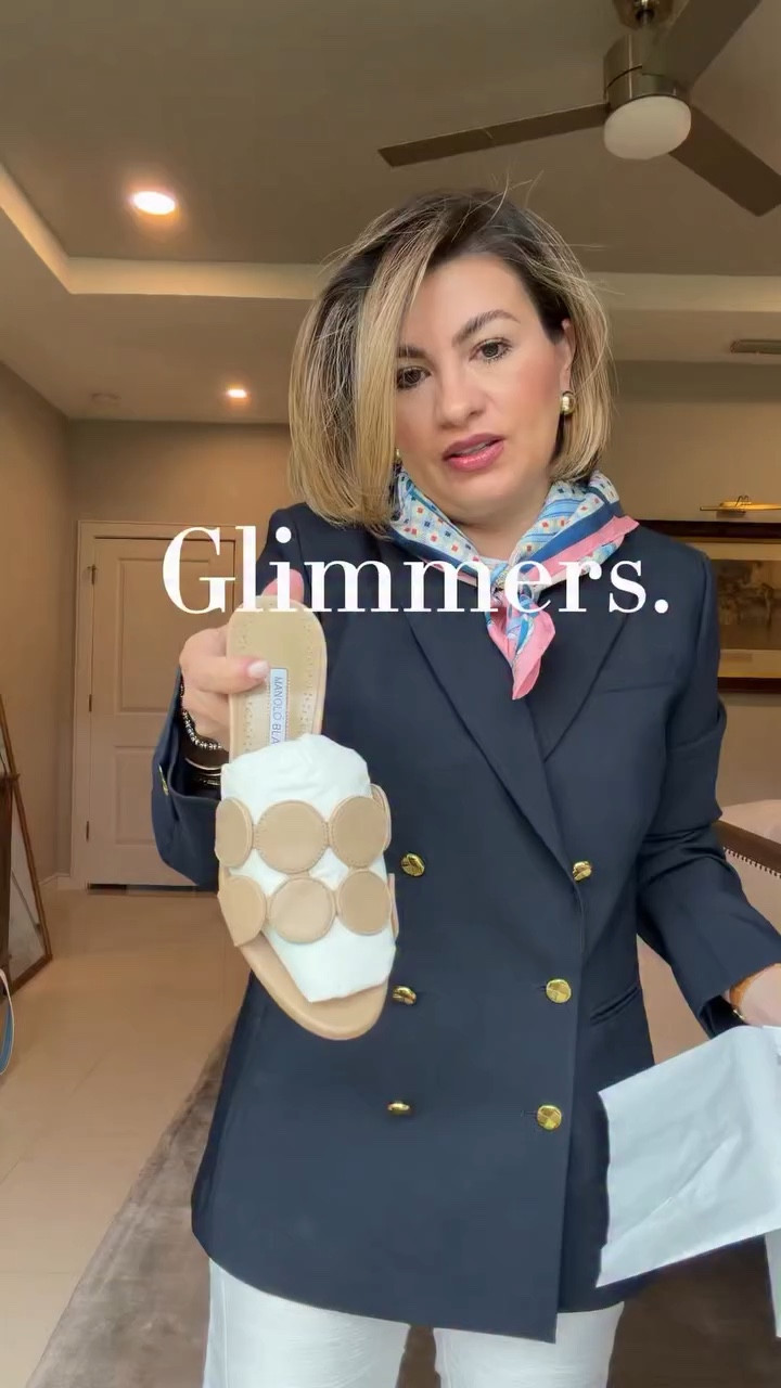 I am sharing my trick to happiness today. Try it and tell me what you find! ✨✨

#lawyermomlife #stressrelief #findingjoy