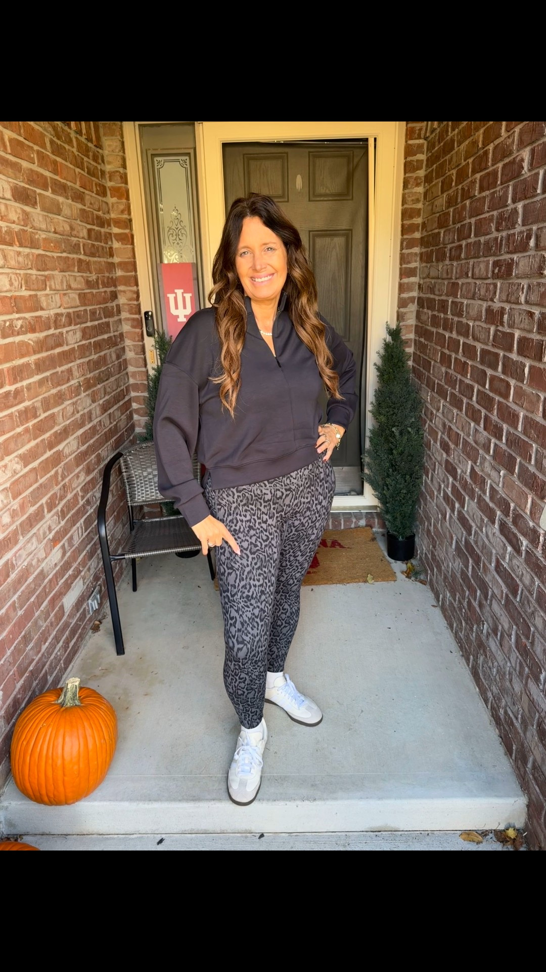 Great outfit to wear many different ways the softest top you will have and some amazing leggings. 

#LTKFindsUnder50 #LTKMidsize #LTKmomlife