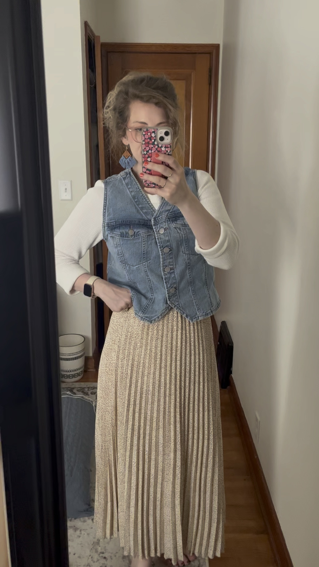 These is my new favorite staple item—the Jean vest! It’s not super form fitting, which makes me wish I got a size small! However, I am looking forward to layering the vest in the winter and fall! 😍

I’ve found I’m a vest girlie through and through! Absolutely love vests! 

Long sleeve is from Madewell and the skirt I got at a boutique a few years back! 