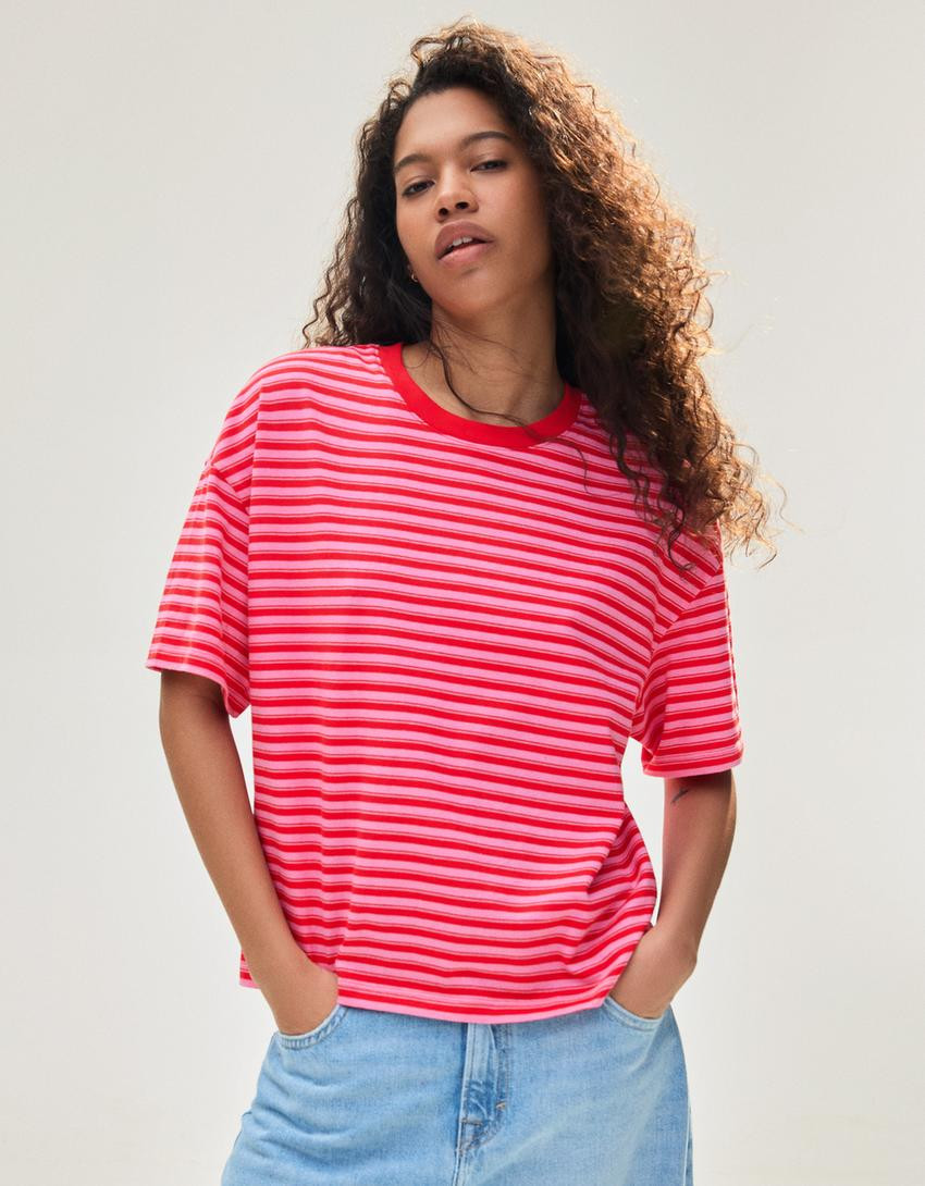 Gestreiftes Boxy-Fit T-Shirt - Damen | Bershka DE