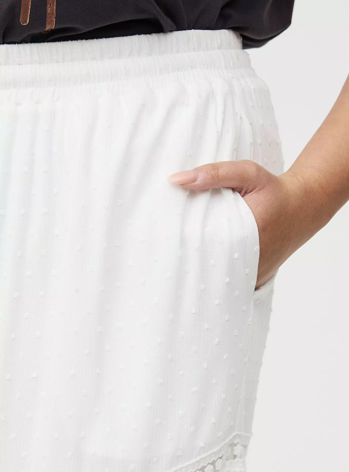 Swiss Dot Tiered Maxi Skirt | Torrid (US & Canada)