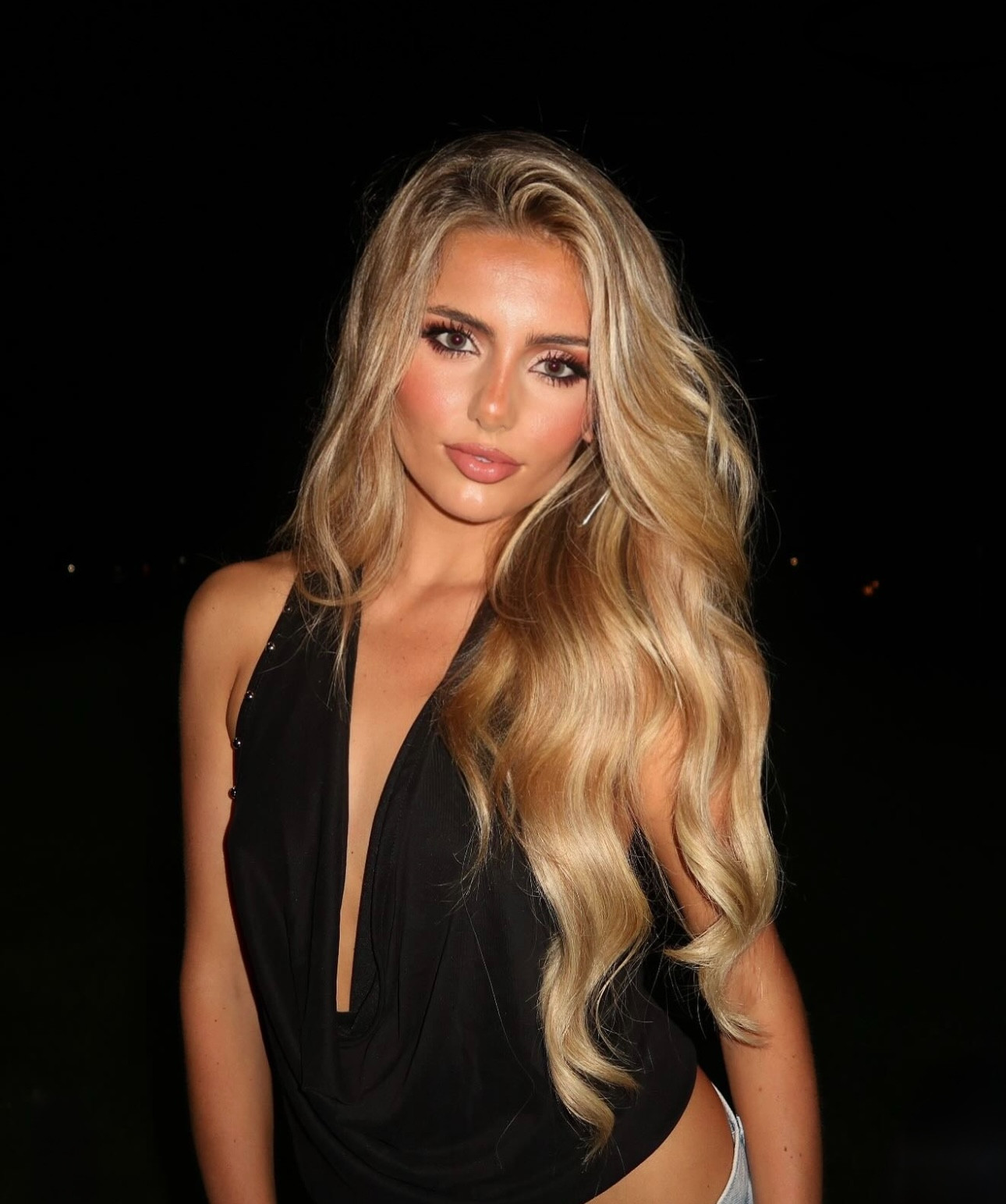 Night out 🖤 ✨ 

 #LTKFindsUnder50 #LTKStyleTip #LTKBeauty