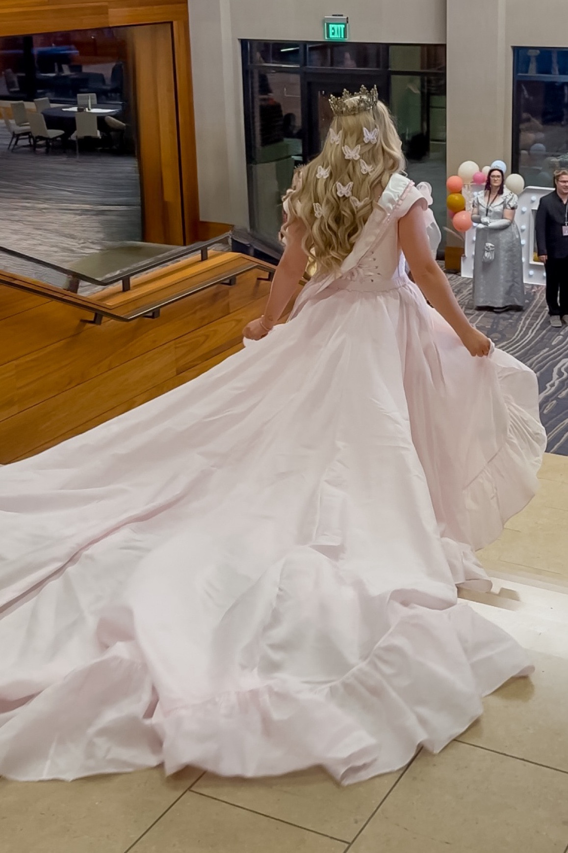 Would you believe this isn’t a gown but a cocktail dress with an over skirt?! Such a perfect way to have a ballgown look! 

Book ball, book convention, fantasy, princess

#LTKStyleTip #LTKParties #LTKMidsize