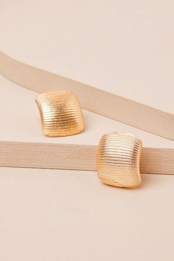 Simple Gleam Gold Textured Curved Earrings | Lulus