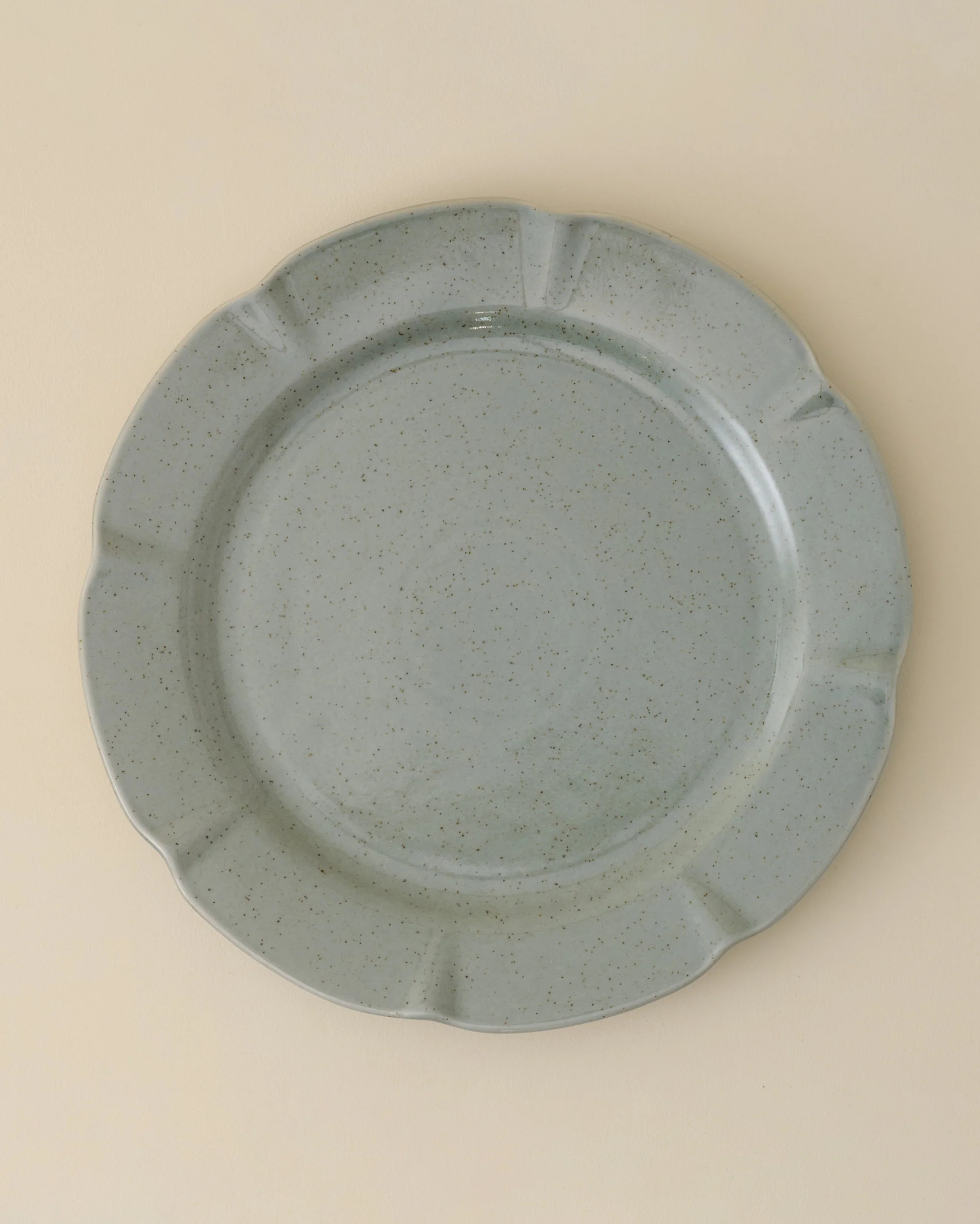 Green Speckle Heirloom Scallop Plate | Magnolia