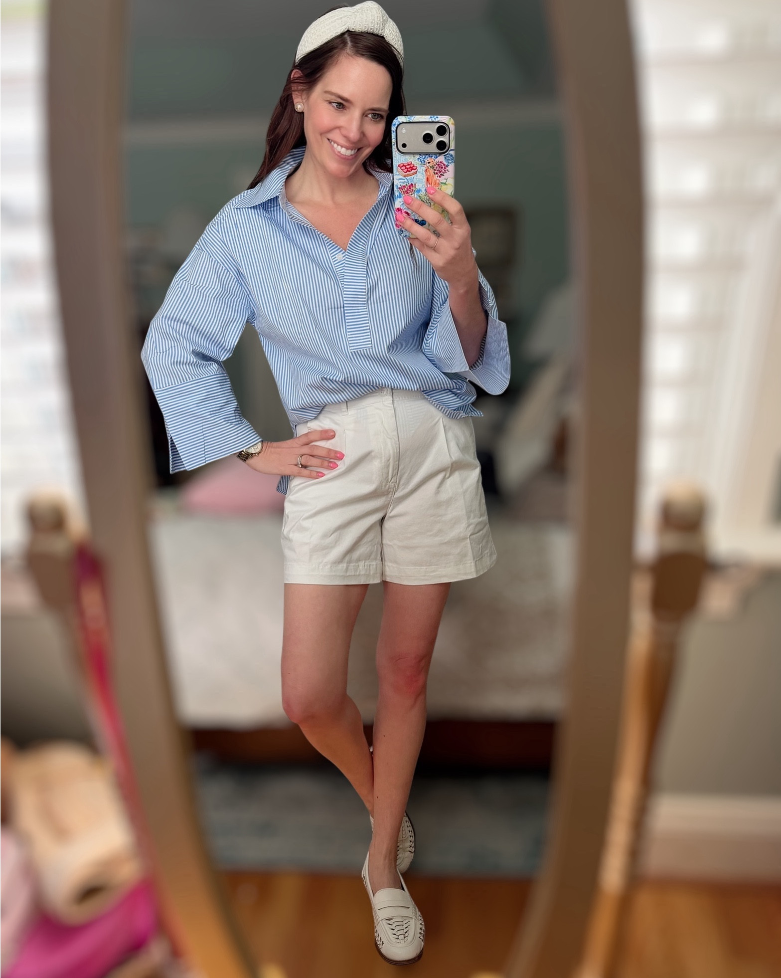 Tuckernuck Inspired Look for Less 💙 Classic Blue Stripe & White Shorts


Sharing a Tuckernuck-inspired outfit for less! 💙 This blue stripe blouse gives the same polished coastal-preppy vibe as the Tuckernuck Willow Blouse but at a much more affordable price. I paired it with classic white high-rise shorts for an easy spring and summer outfit that’s perfect for everyday wear, errands, lunch, or casual outings.

I finished the look with pearl studs, a pearl-link watch, a Lilly eyelet headband, and white loafers for that timeless preppy style. Such a simple, polished outfit that feels effortlessly put together!

Sizing: wearing XS in the top and size 0 in the shorts.

Classic preppy outfit, Tuckernuck inspired look for less, blue striped blouse outfit, white shorts outfit, spring preppy style, coastal classic outfit, affordable preppy fashion, Amazon fashion finds, classic summer outfit ideas 💙



#LTKWorkwear #LTKOver40 #LTKPetite