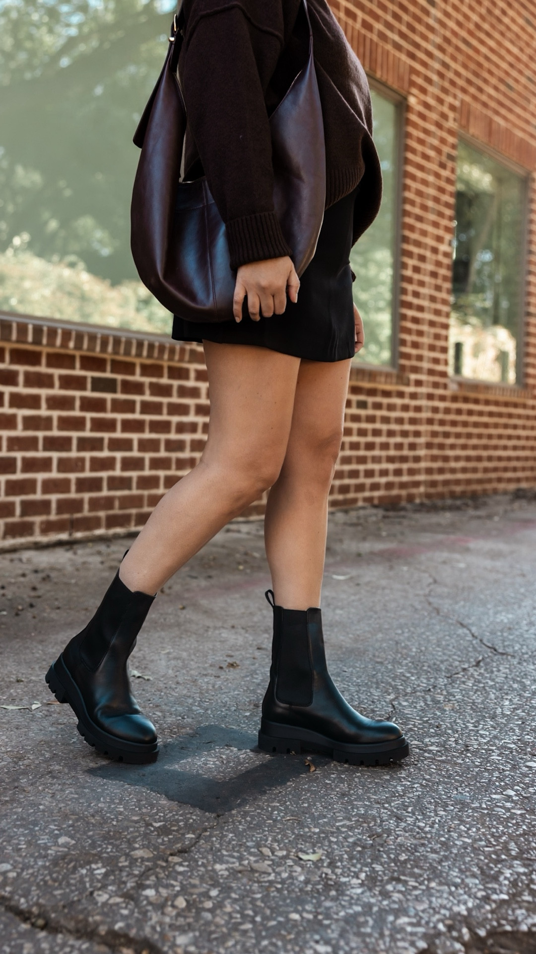 Got new boots from @lacanadienneshoes #ad! I love the 90s inspired black boot for fall. Plus they have City Dry™ technology features waterproof Italian leather with a breathable leather lining that will keep you comfortable whether indoors or outside.

True to size fit but size up if in between. I’ve linked my favorites below! #lacanadienneshoes #NoCompromise #MadeforLifeinTheCity #LaCanadienneSince1987 #CityDry 