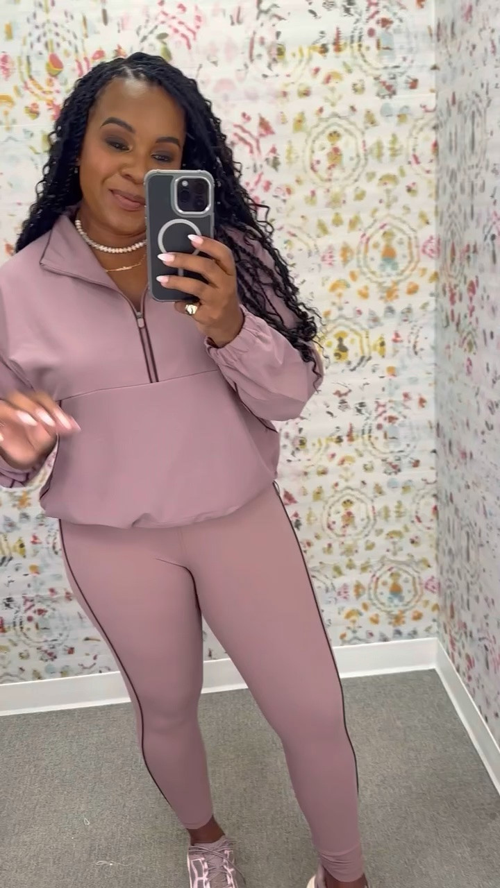 Love the piped detail on this set! So supportive & flattering 🙌🏾

#LTKSaleAlert #LTKSeasonal #LTKMidsize