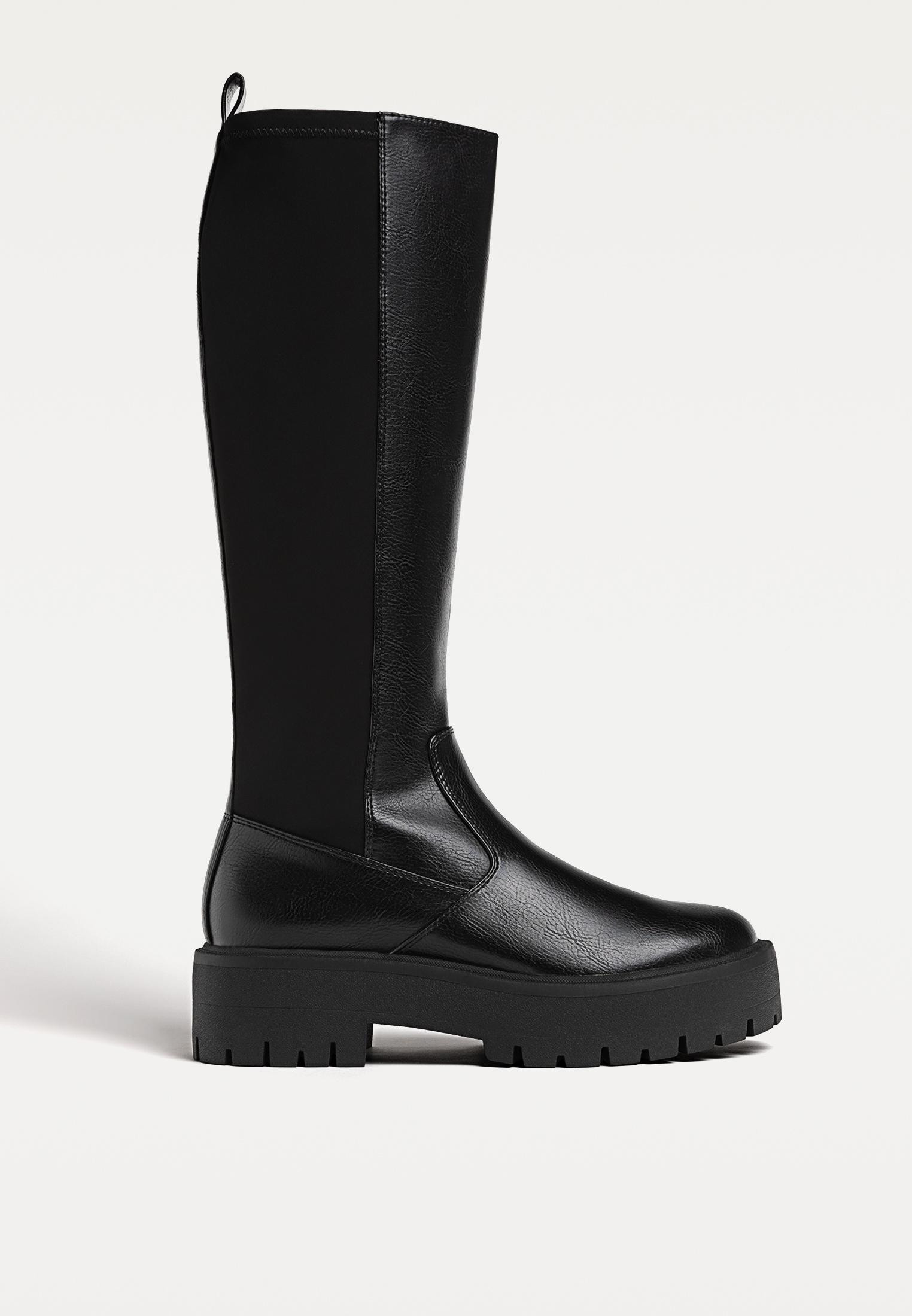 Flache Overknee-Stiefel - Stiefel und stiefeletten für Damen | Stradivarius Deutschland | Stradivarius DE