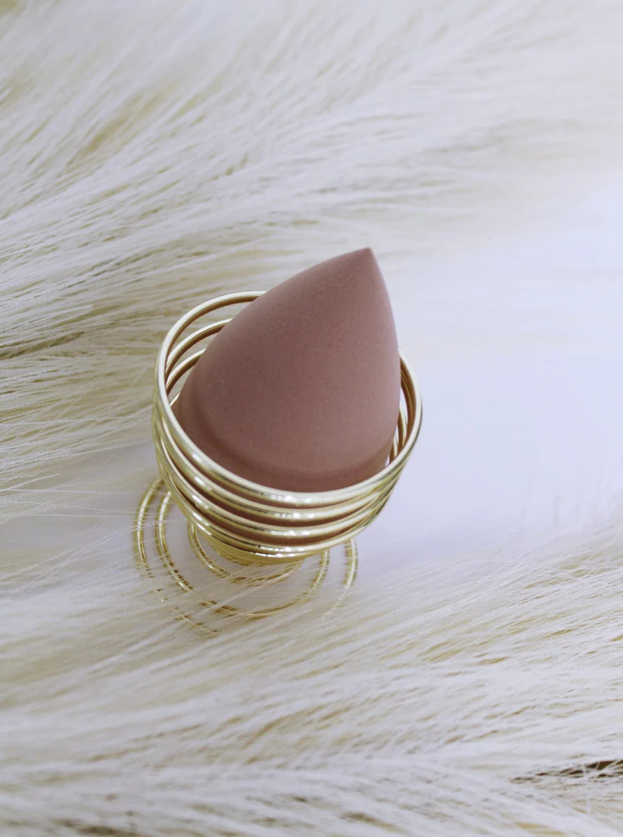 BELLA BEAUTY BLENDER & WHIRLY STAND | raëliv