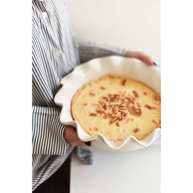 Signature White Ruffle Pie Dish | Maisonette