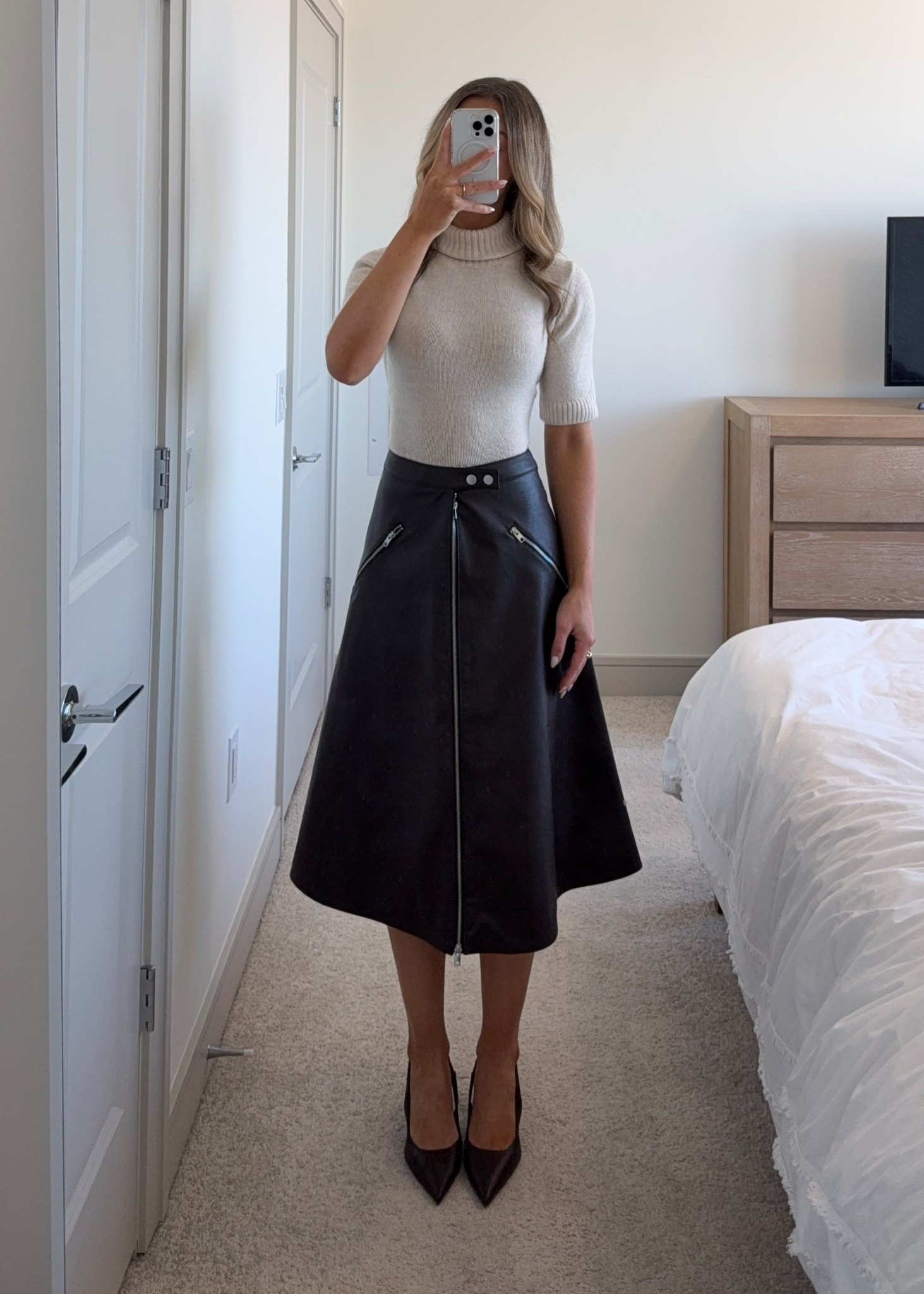 obsessed with this skirt! such a good way to wear leather in the office & still be appropriate 👩🏼‍💼🤍 

#LTKWorkwear #LTKootd