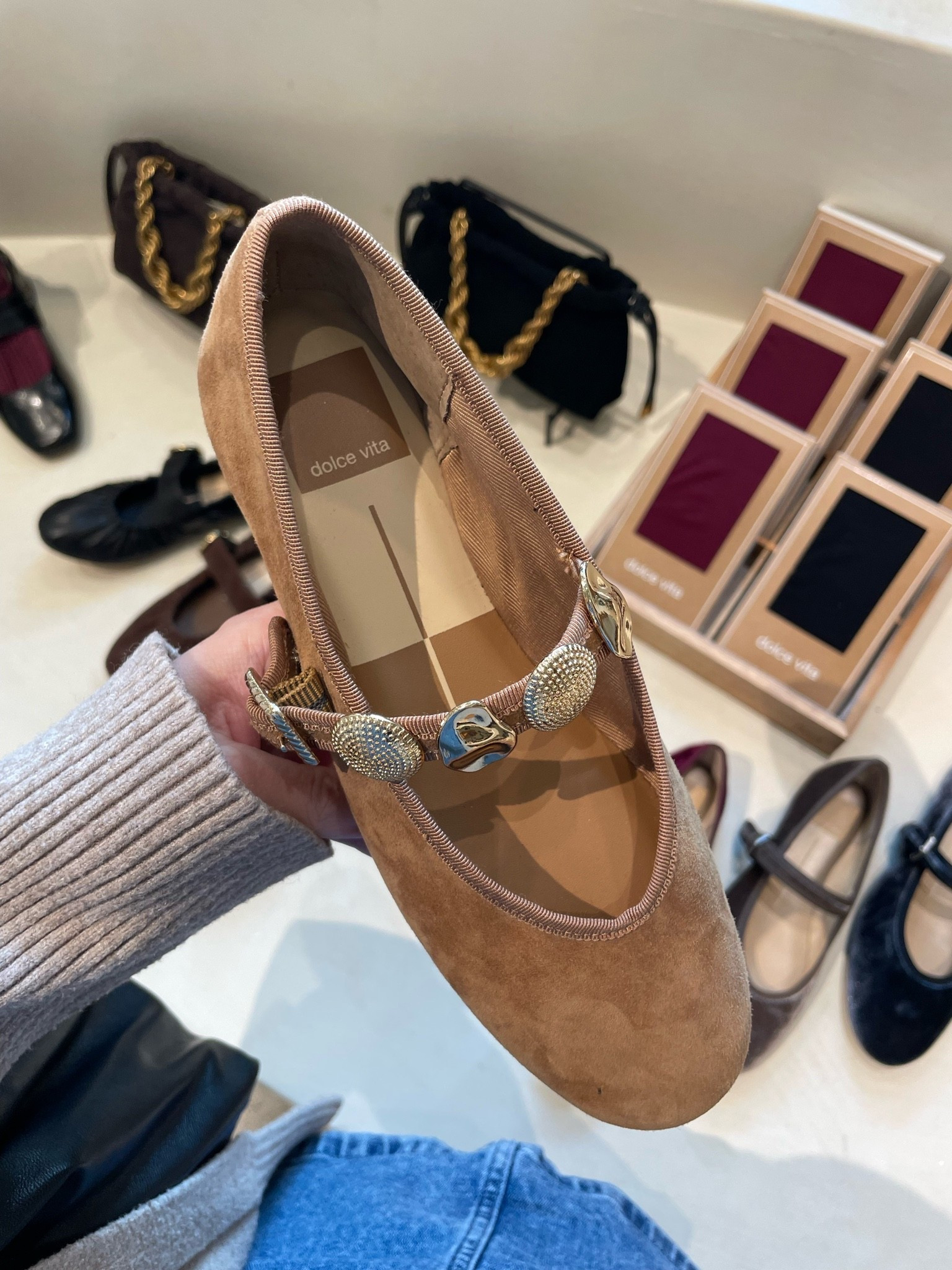 Flats on MAJOR sale!

#LTKSaleAlert