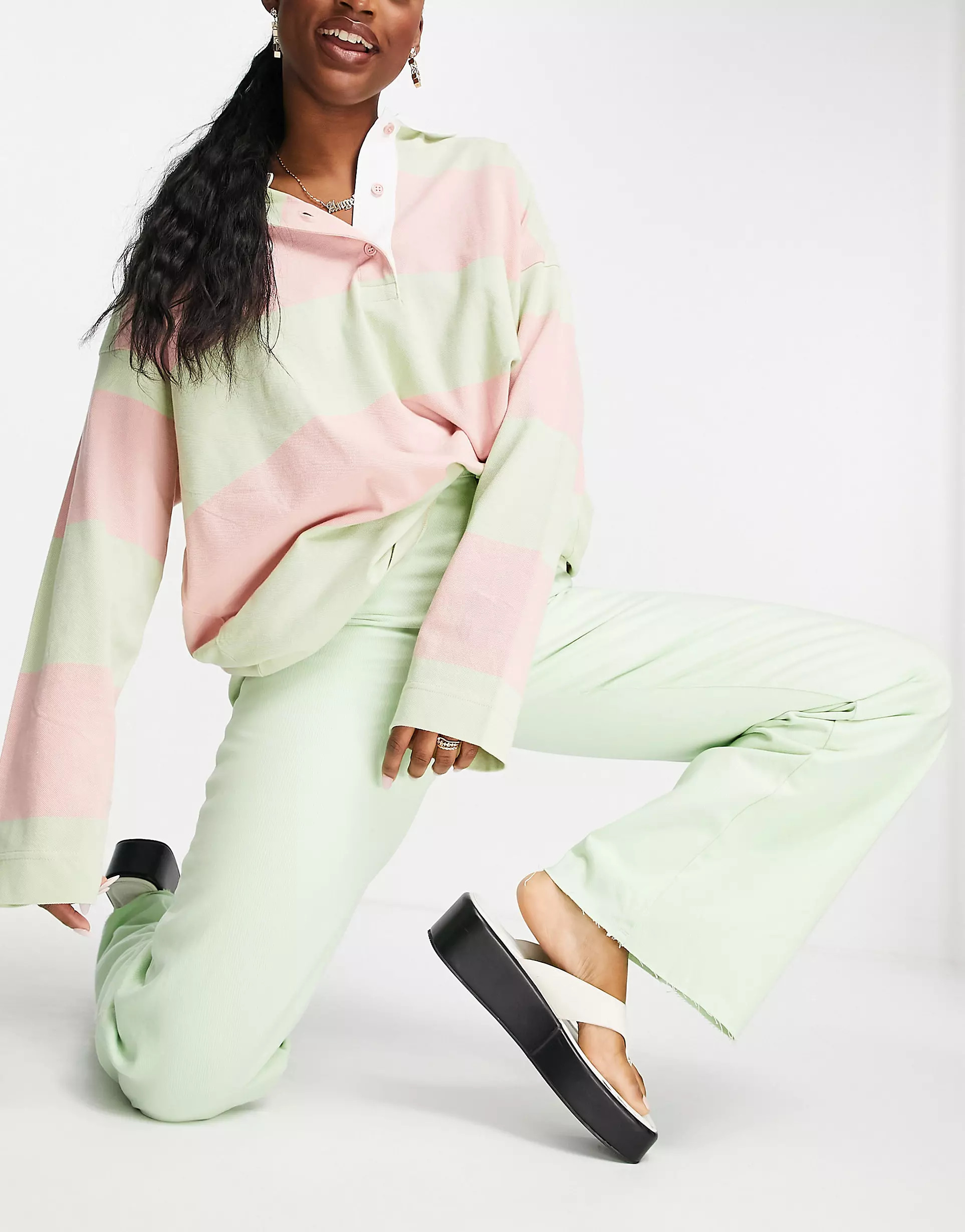 Stradivarius 90s dad jean in green | ASOS (Global)