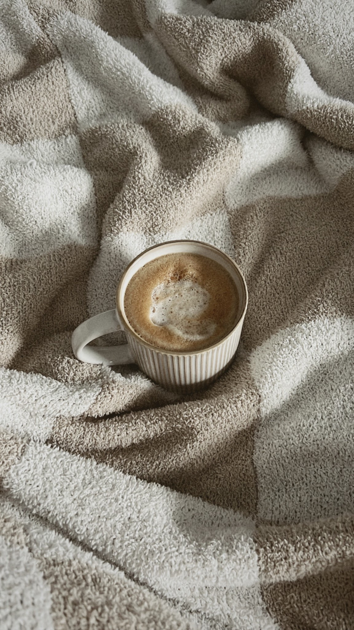 Coffee mugs, neutral home, neutral aesthetics 
