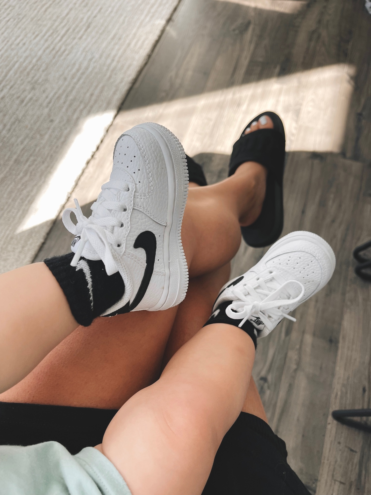 Baby’s first Nikes 👟
Kai is wearing 5C.

Baby Nikes, baby Air Force 1s, baby shoes, toddler shoes, baby fashion, baby boy style, mini Nikes 

#LTKkids #LTKFind #LTKbaby