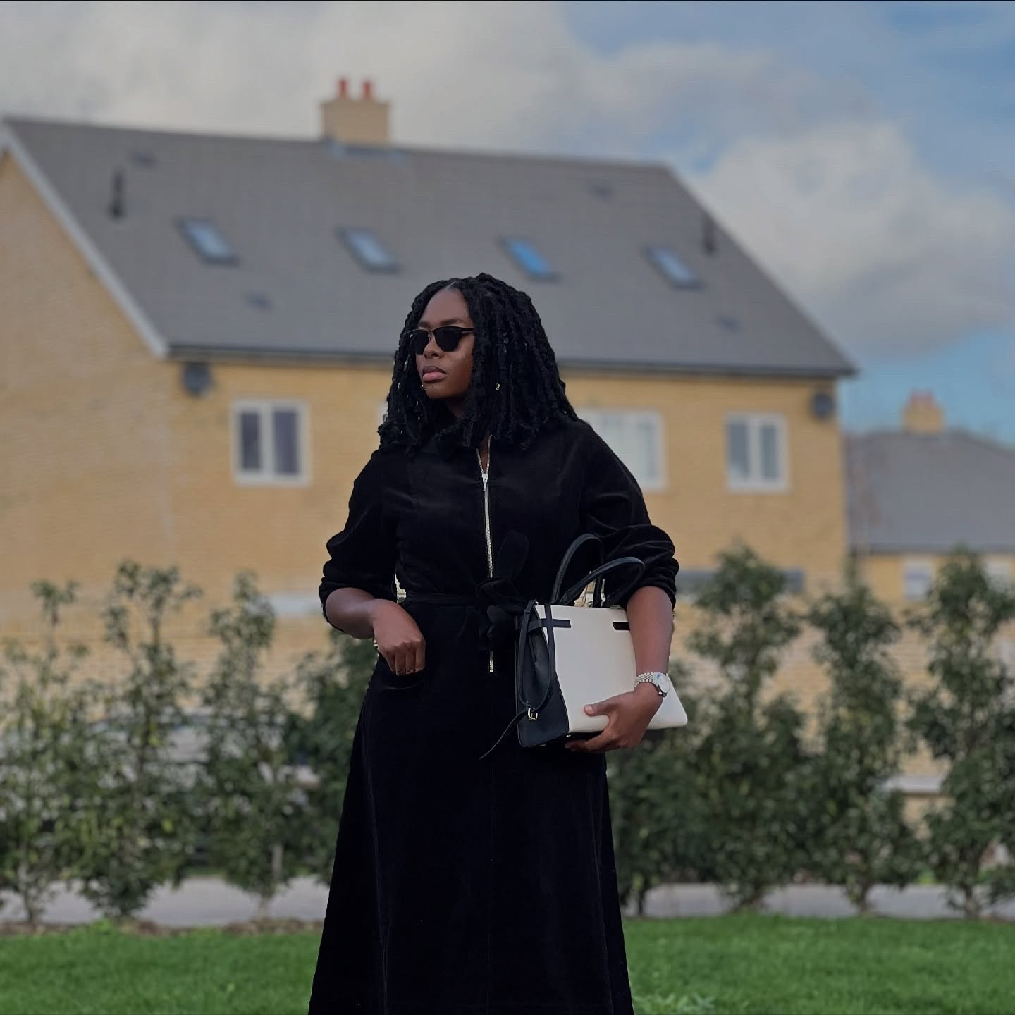 This black midi corduroy dress is doing all the heavy lifting, I’m just adding white knee-high boots and a few accessories and letting the outfit speak.

Why it works:
✨Contrast that pops
✨Texture that feels elevated
✨Minimal effort, maximum polish

📌 Save for your next easy-but-elegant outfit idea 🤍🖤

@hushofficial 

💼Follow @riadeleye for more outfit inspiration 
________
 #hushcreator #inHush #mididress 

Elegant dress, courduroy outfit, autumn styles, winter fashion, London Fashion.
