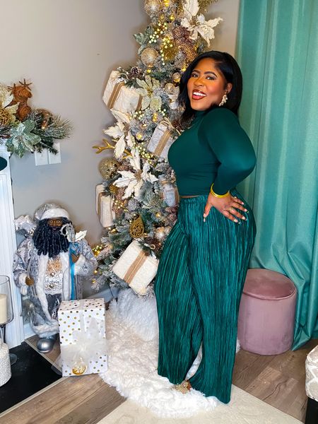 Green pleated pants.
Emerald green outfit.
Date night.
Casual style.
Dressy style.
Pearl kitten heels. 

#LTKHoliday #LTKunder50 #LTKstyletip