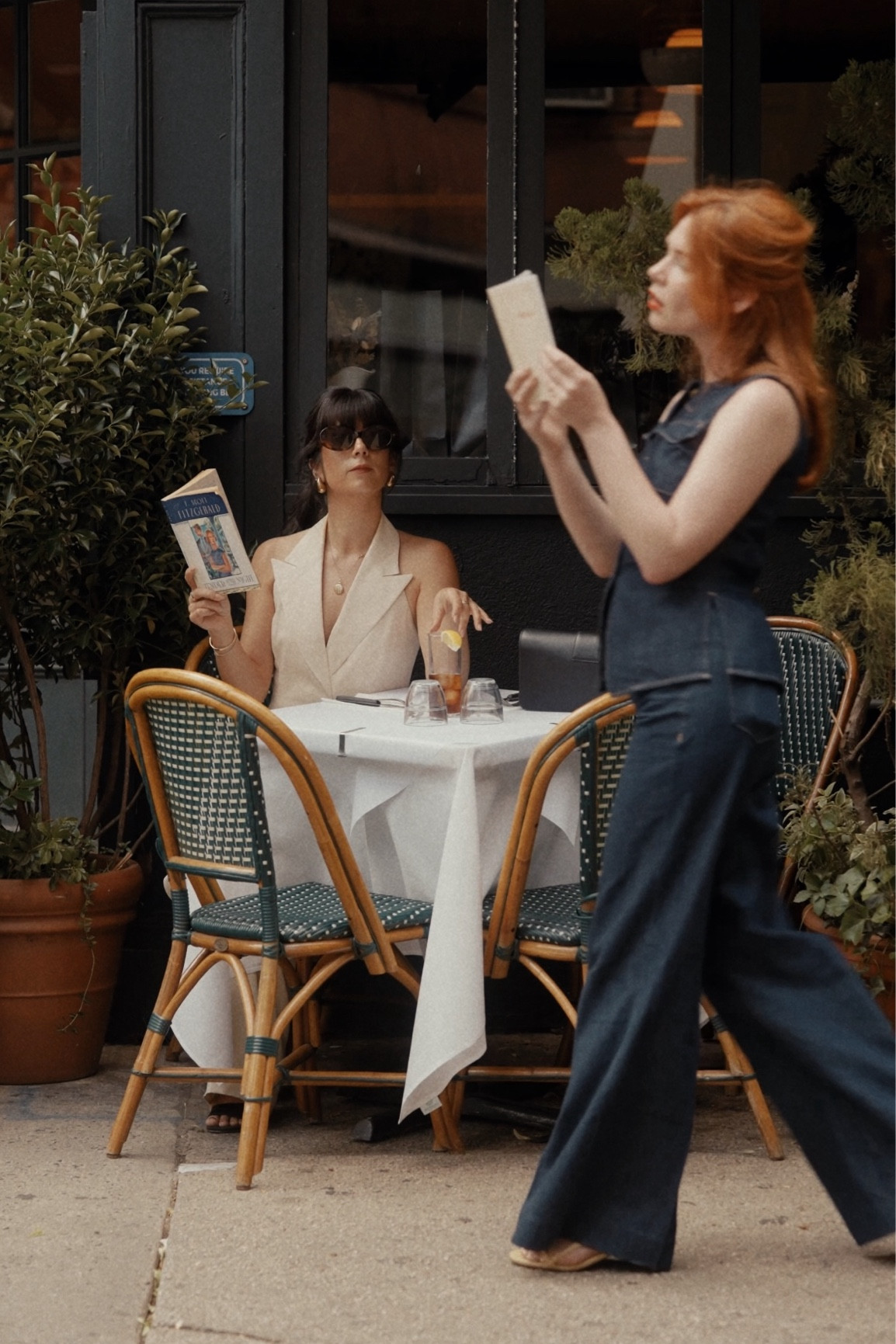 Besties in coordinated matching sets >>> 