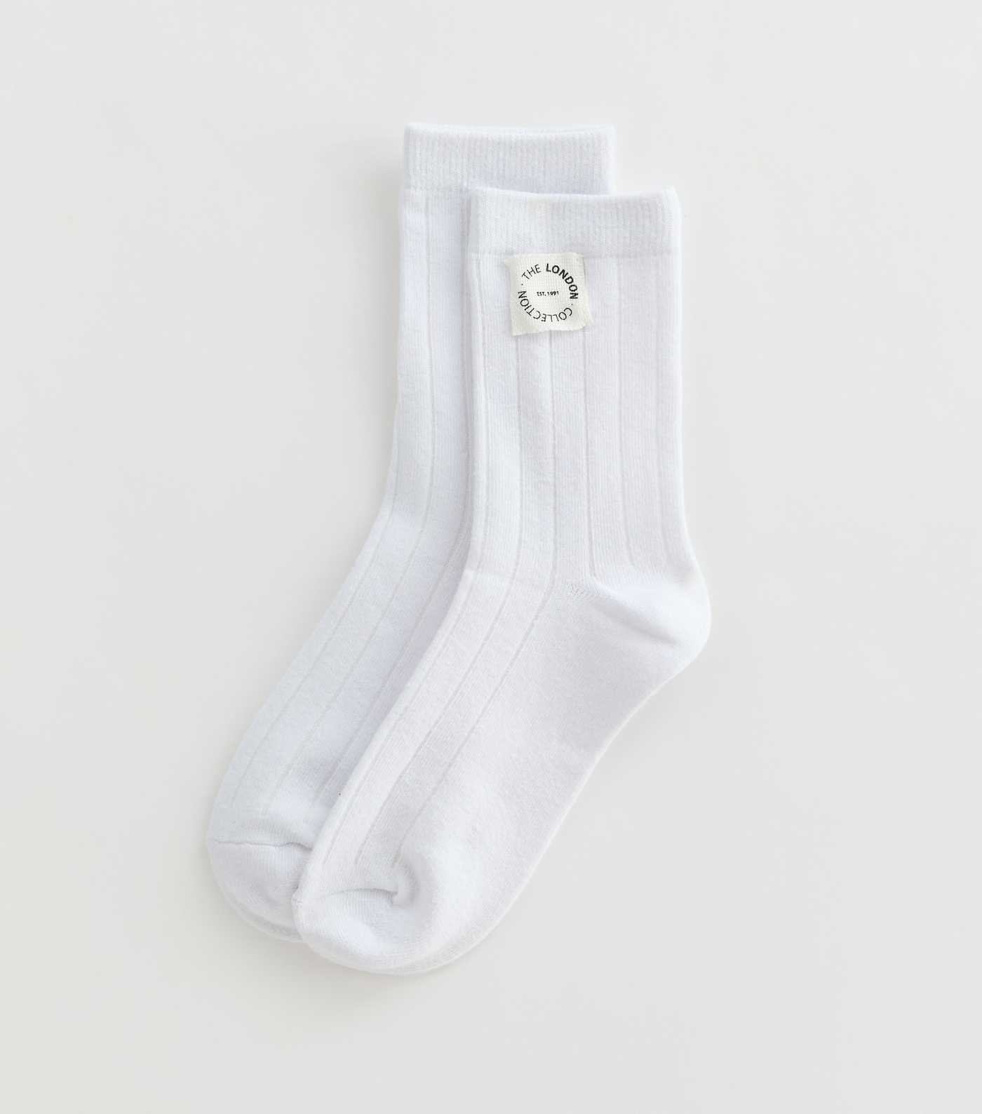 White Ribbed Cotton Logo-Tab Socks | New Look | New Look (UK)