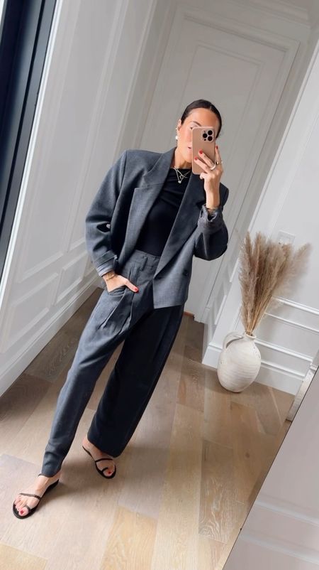 Workwear Wednesday! How cool is this suit style? Perfect together for an office style or worn as separates! 

Blazer S
Top XS
Pants S 
Jewelry code: LUCY10



Workwear, office, style, suit, blazer 

#LTKstyletip #LTKworkwear #LTKover40