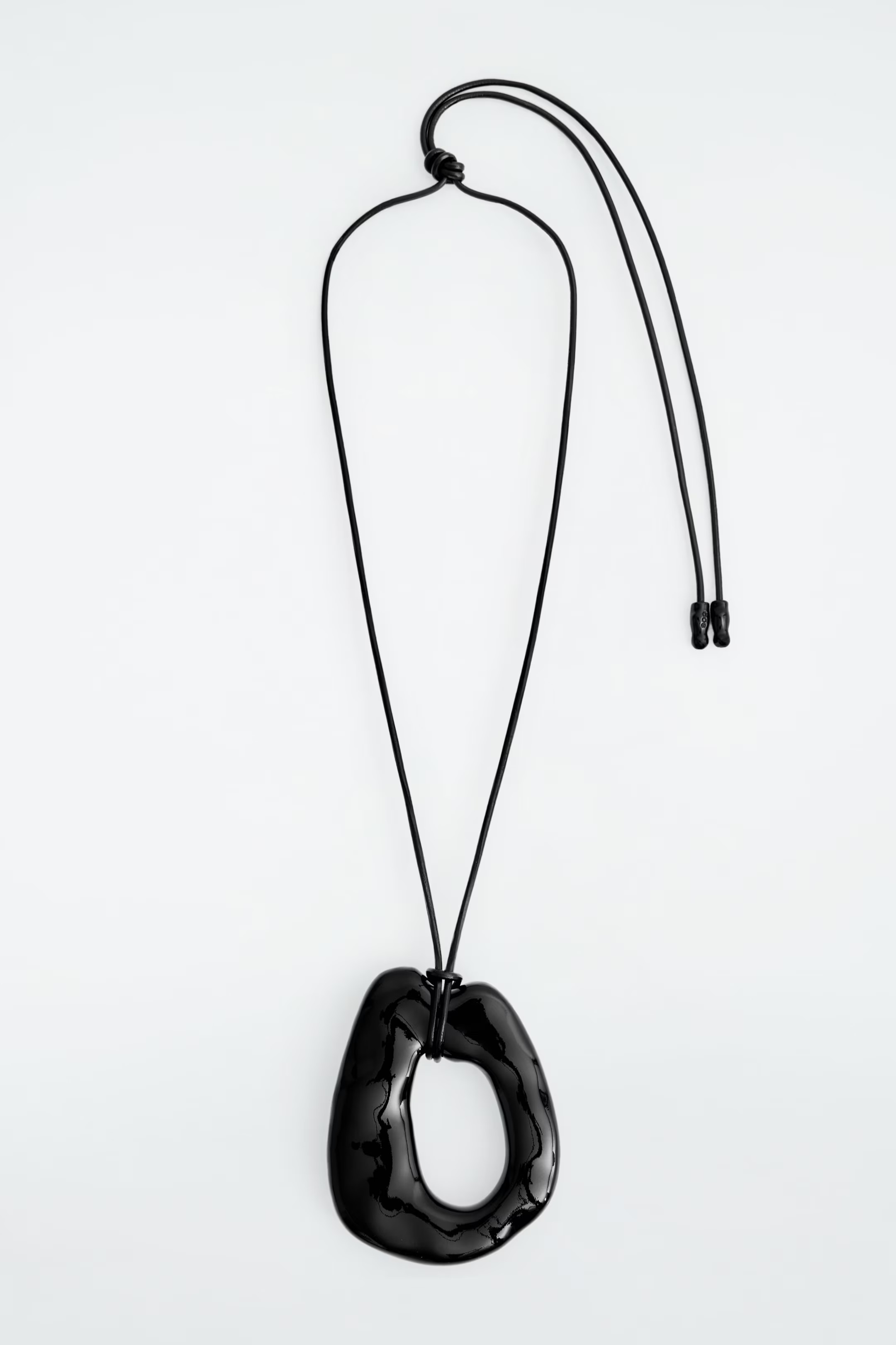 MOLTEN PENDANT NECKLACE - BLACK | COS | COS UK