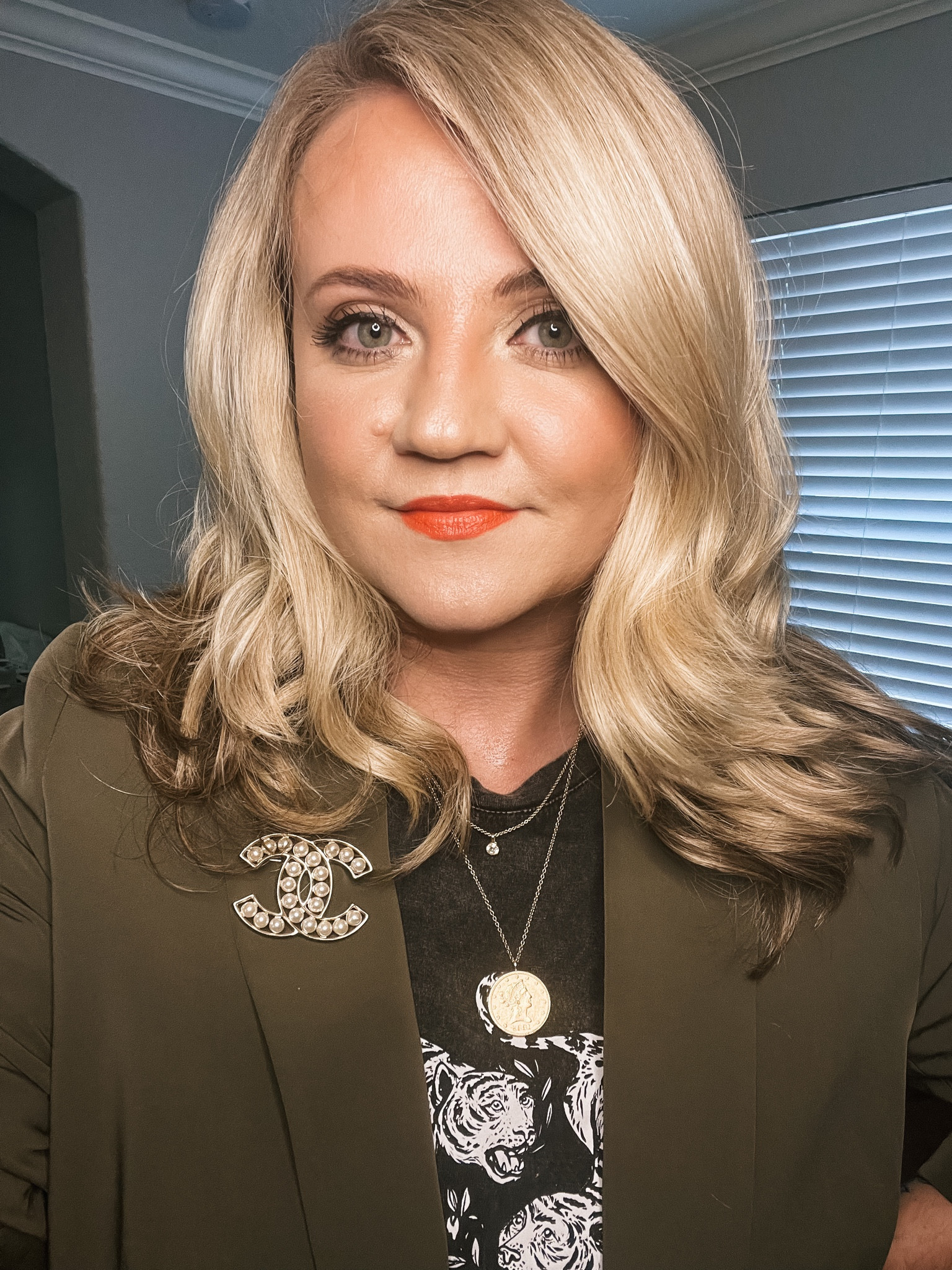 Friday night girl’s night makeup look

#LTKunder50 #LTKbeauty #LTKHoliday