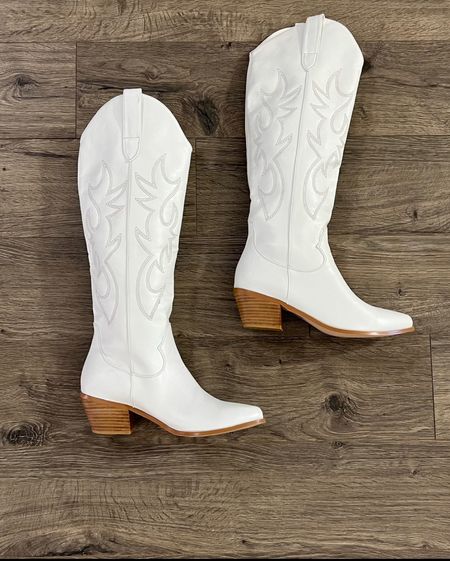 I LOVE these boots! I went with my normal size(8).

•white boots, western boots, fall boots, winter boots, summer boots, spring boots, fall style boots

#LTKshoecrush #LTKSeasonal
