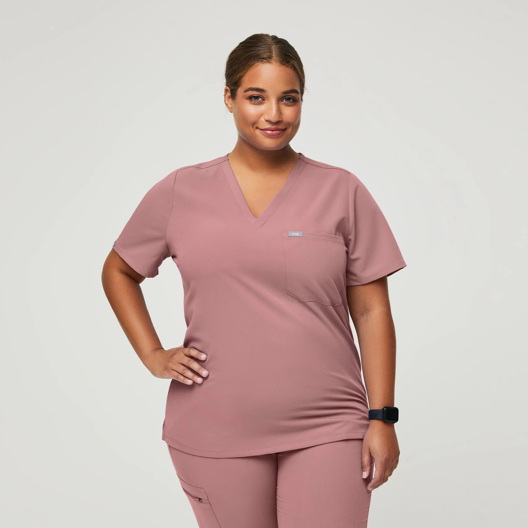 Women's Catarina One-Pocket Scrub Top - Mineral Mauve · FIGS | FIGS