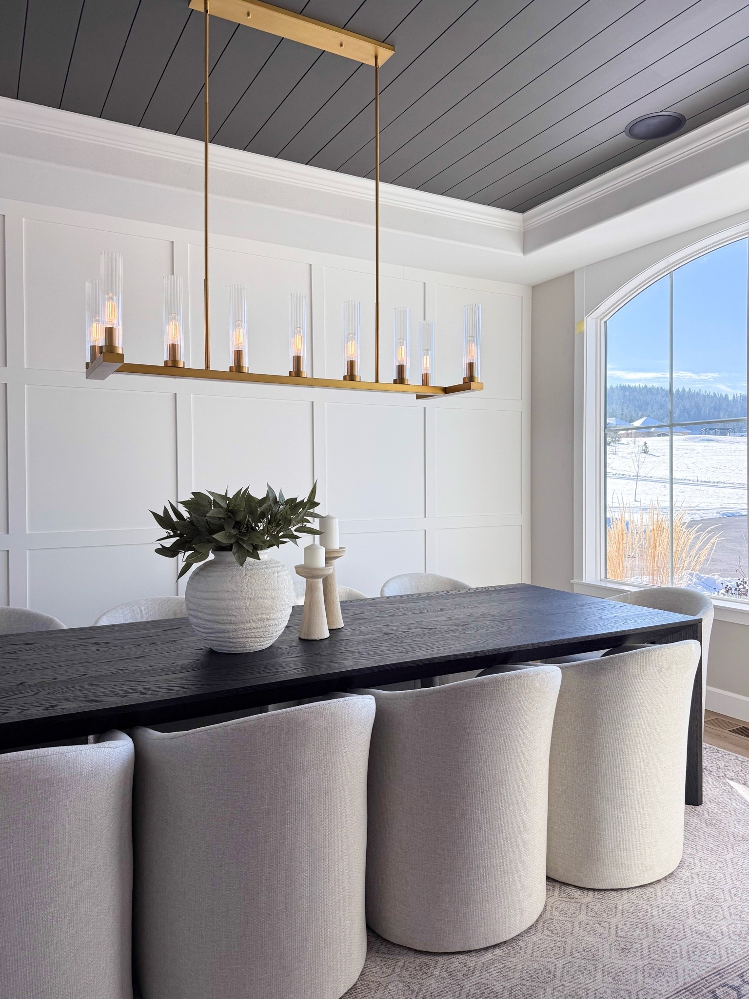 Simple dining room styling!

Home, home decor, home accents, modern home, organic home, neutral home, dining room inspo, dining chairs, modern lighting

#LTKSeasonal #LTKHome