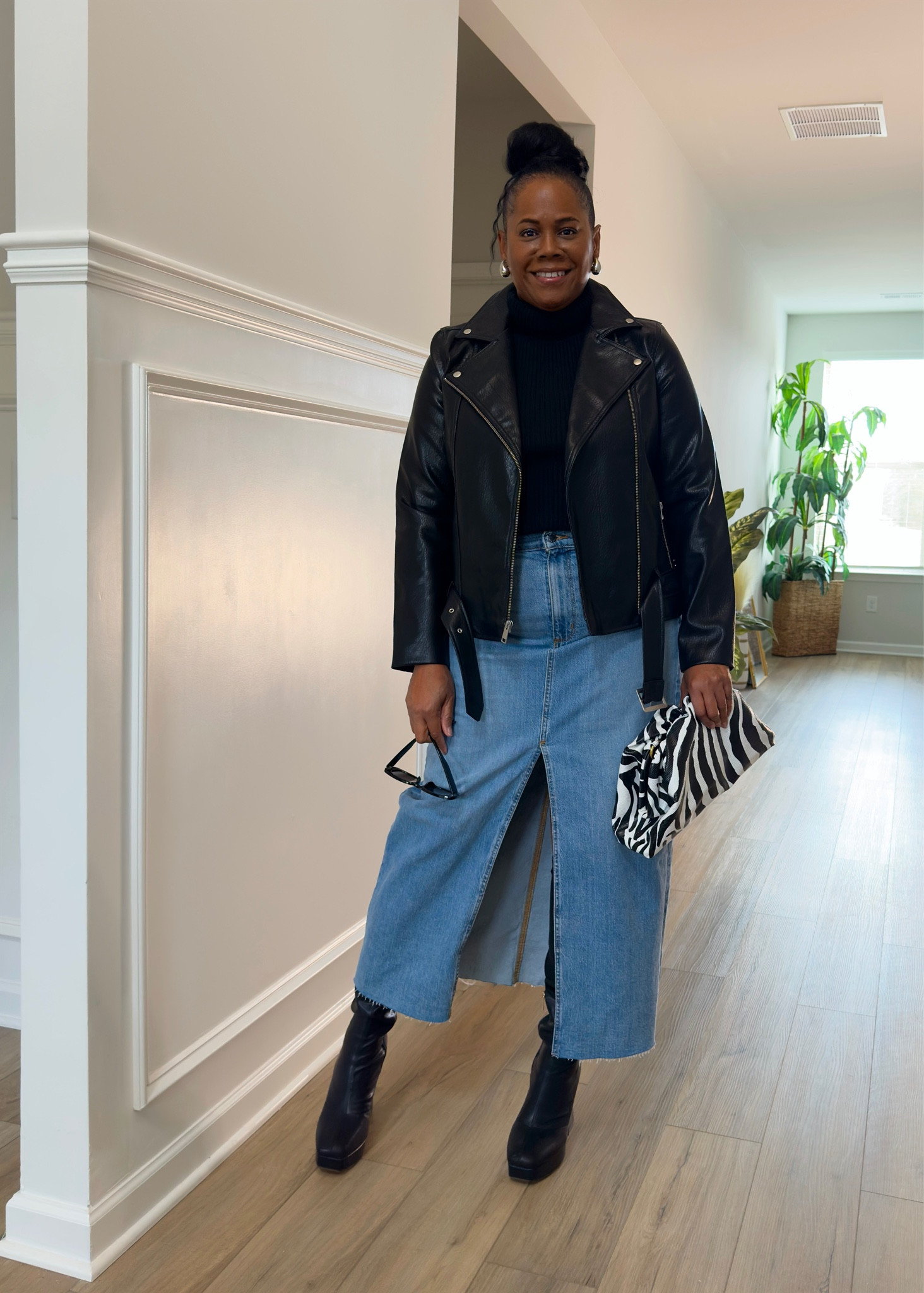 Happy Friday eve! 🌟 Loving this chic denim skirt it’s perfect for all year round style. Follow for more fashion, beauty, and laughs! 💙✨ #FridayEve #ChicStyle #LTKunder50

#LTKstyletip #LTKover40 #LTKfindsunder50