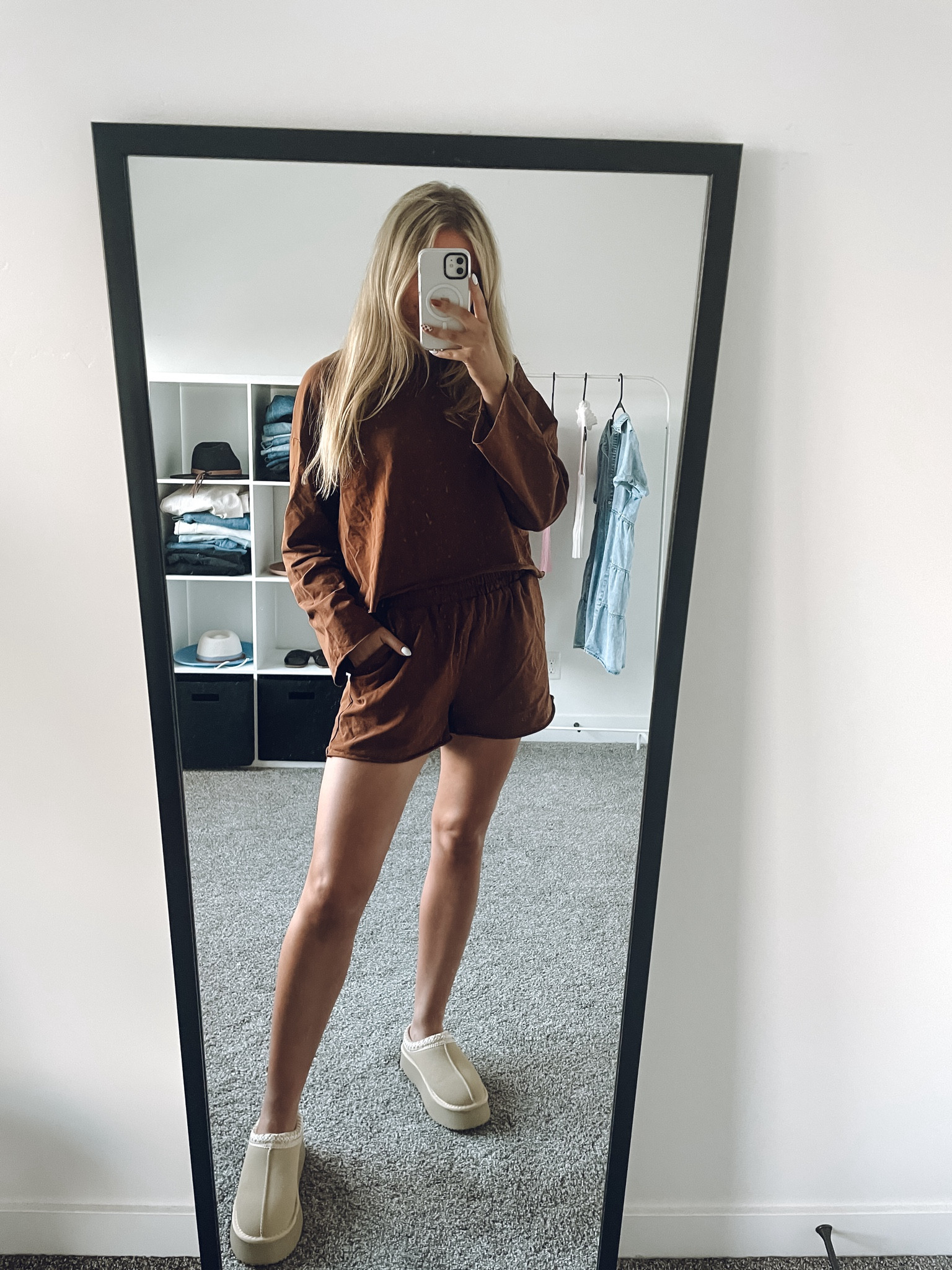 perfect transition lounge set for fall! 
set: wearing size M
slippers: true to size (inspired by uggs)

| fall outfit | fall fashion 

#LTKFindsUnder100

#LTKSeasonal